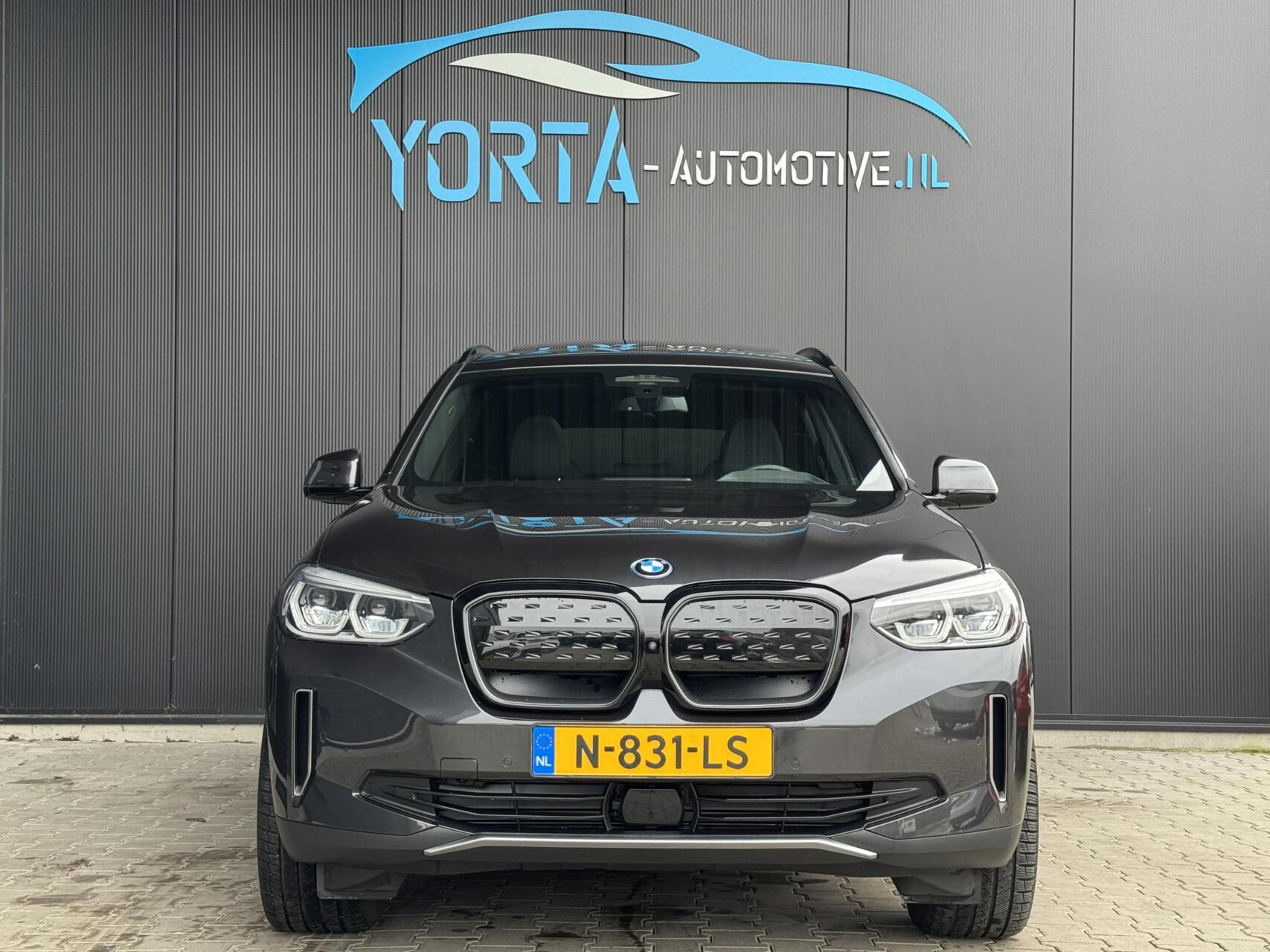 Foto van BMW Ix3