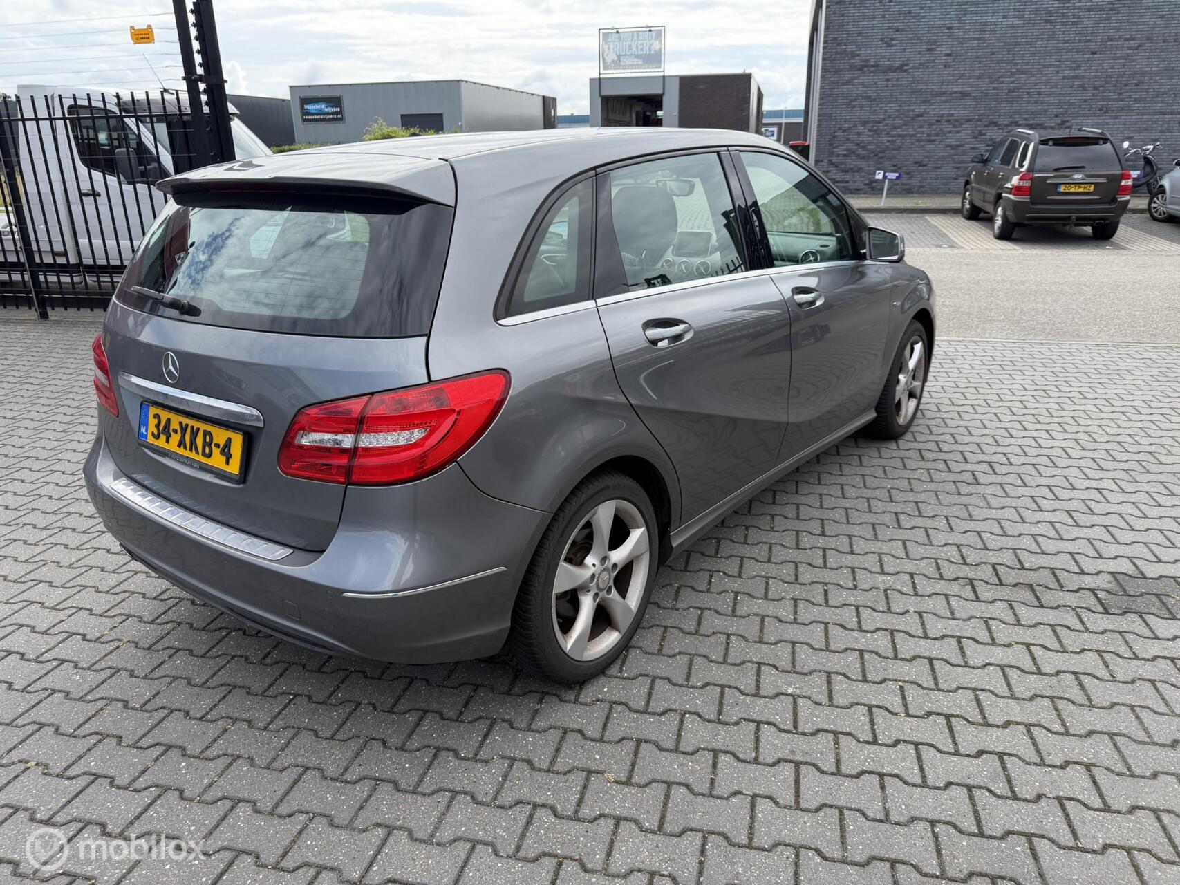 Foto van Mercedes-Benz B 180