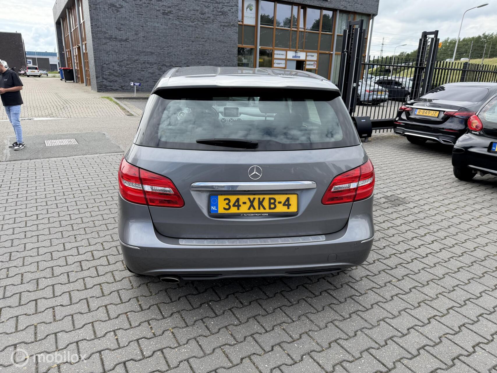 Foto van Mercedes-Benz B 180