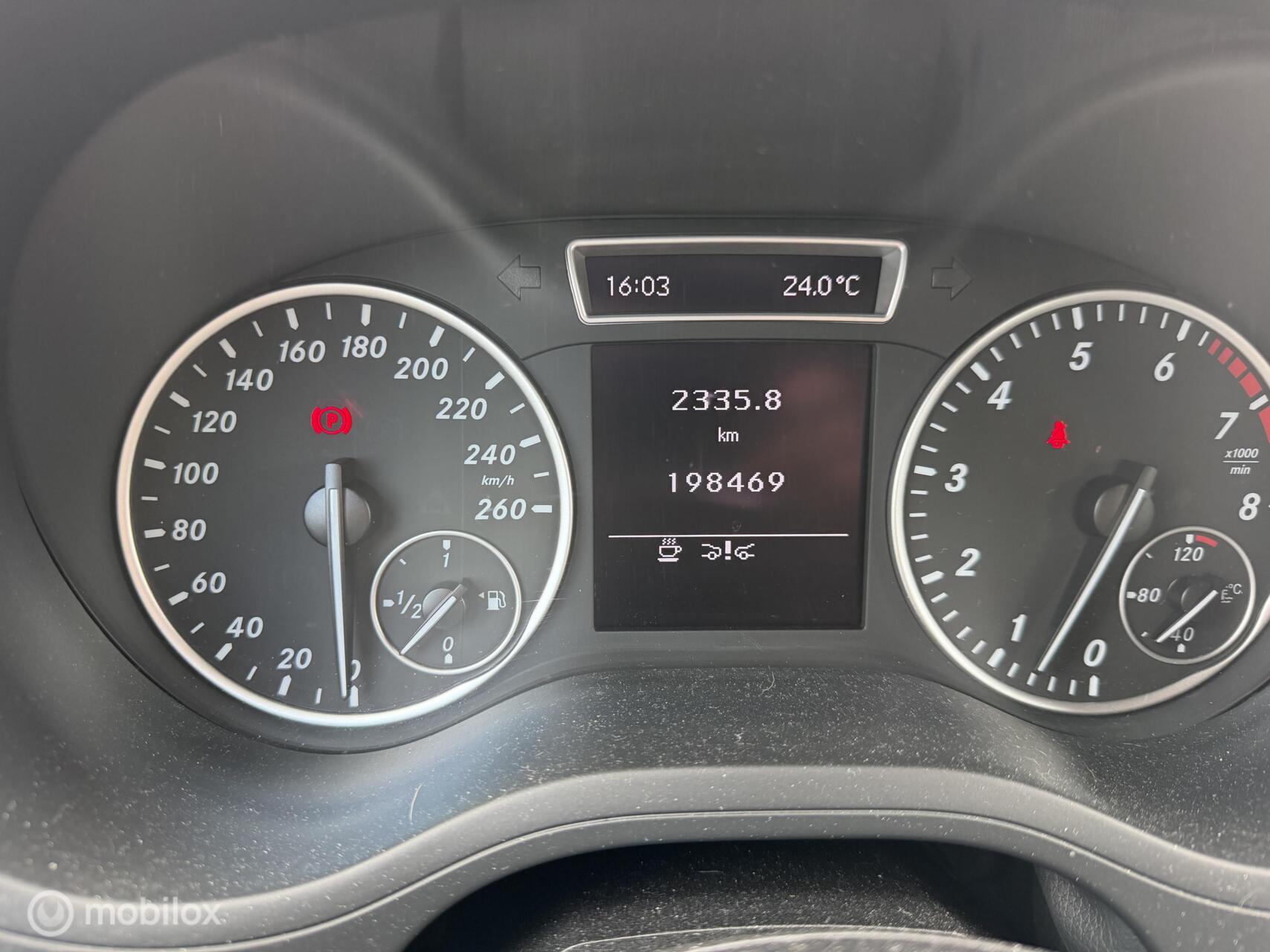 Foto van Mercedes-Benz B 180