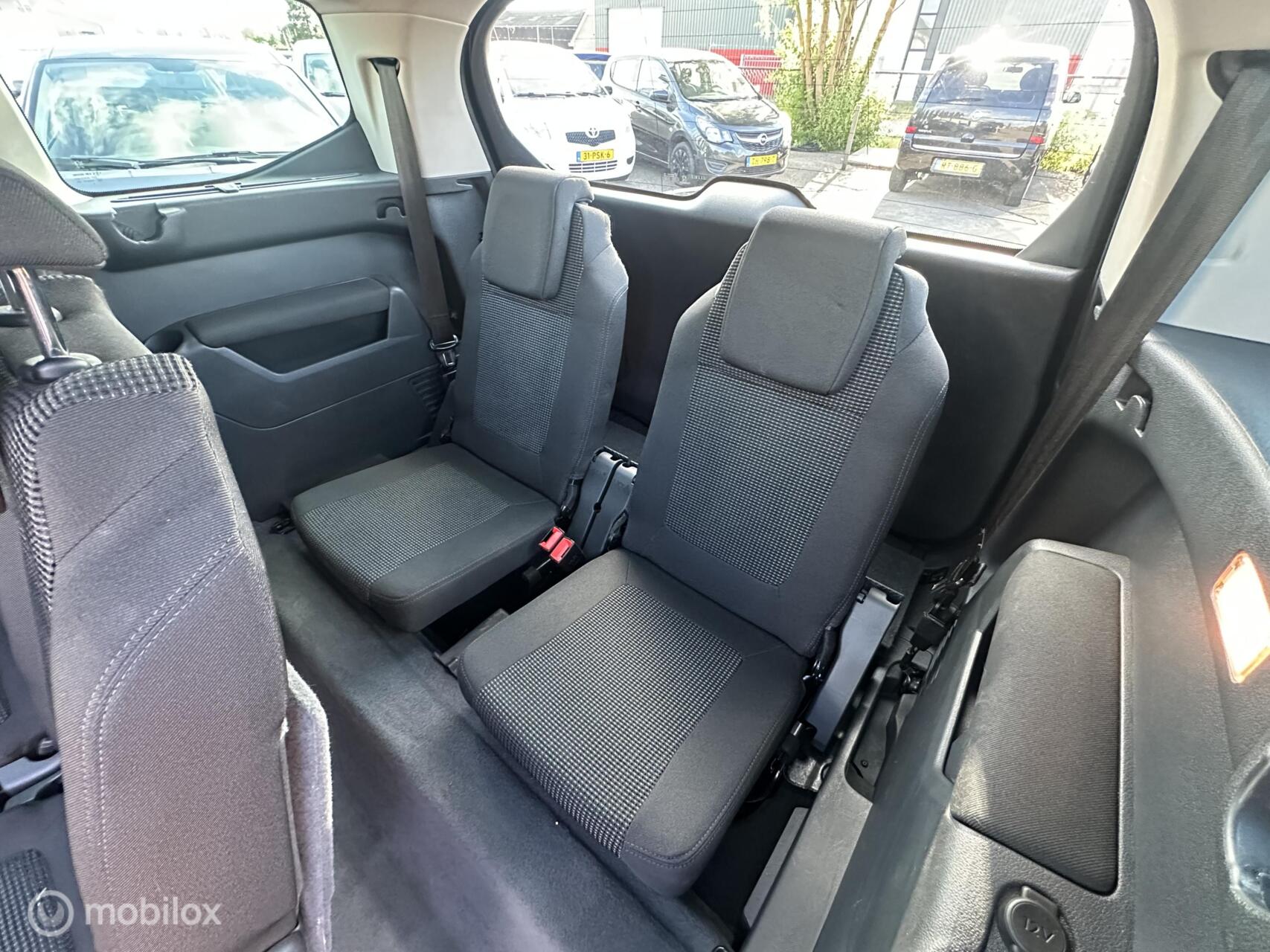 Foto van Peugeot 5008