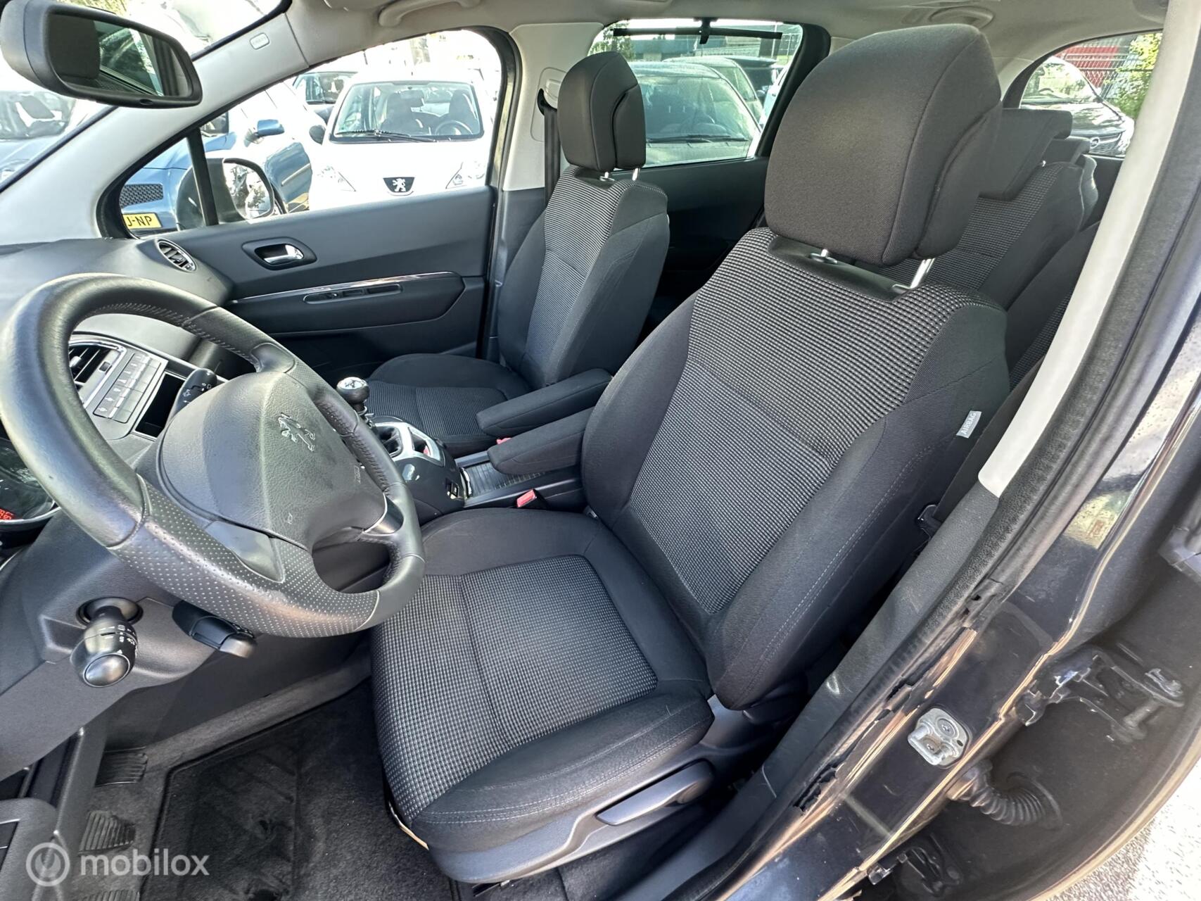 Foto van Peugeot 5008