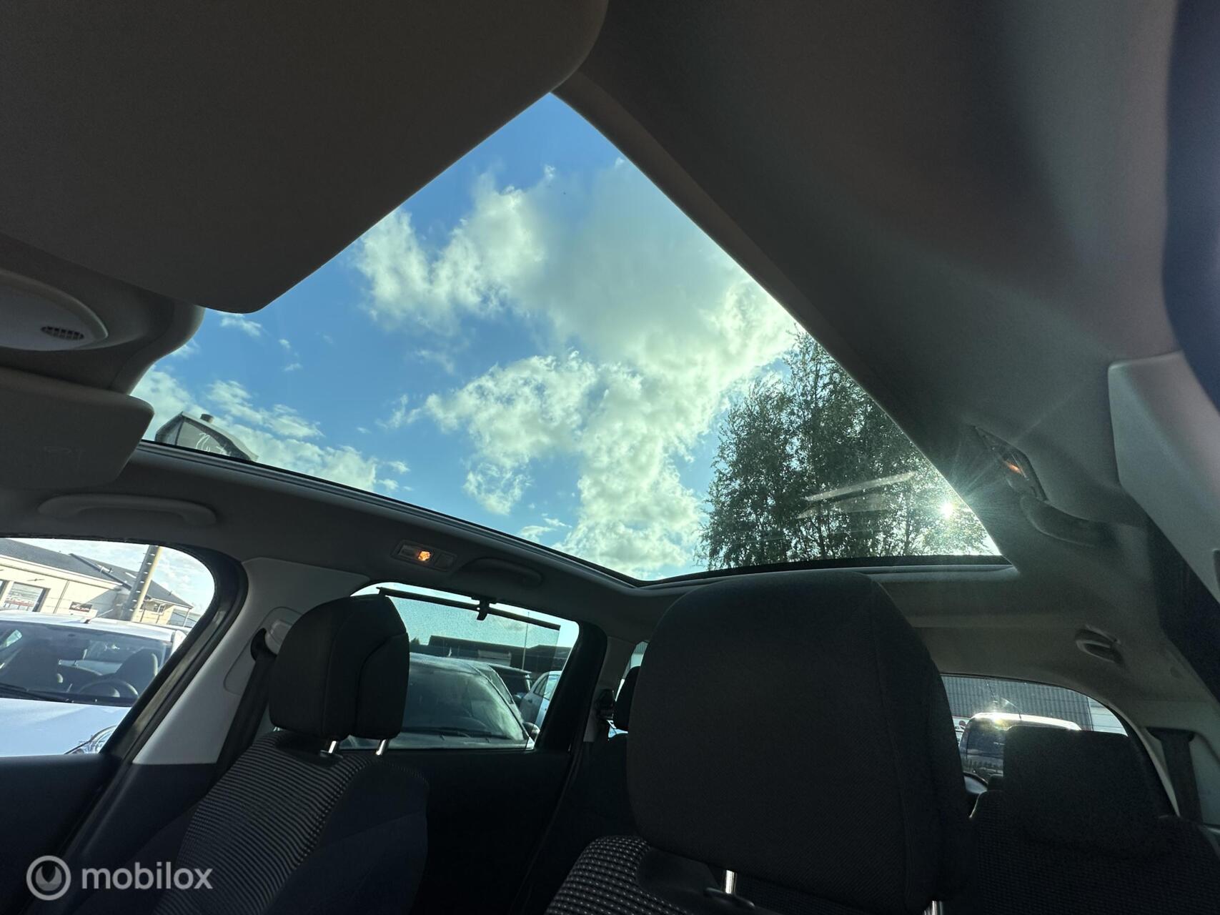 Foto van Peugeot 5008