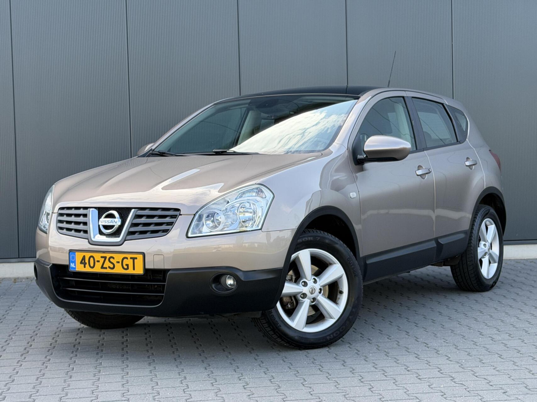 Nissan Nissan Qashqai 2.0 Acenta Premium Automaat - Navi - Clima - Trekhaak 2008 - voorkant