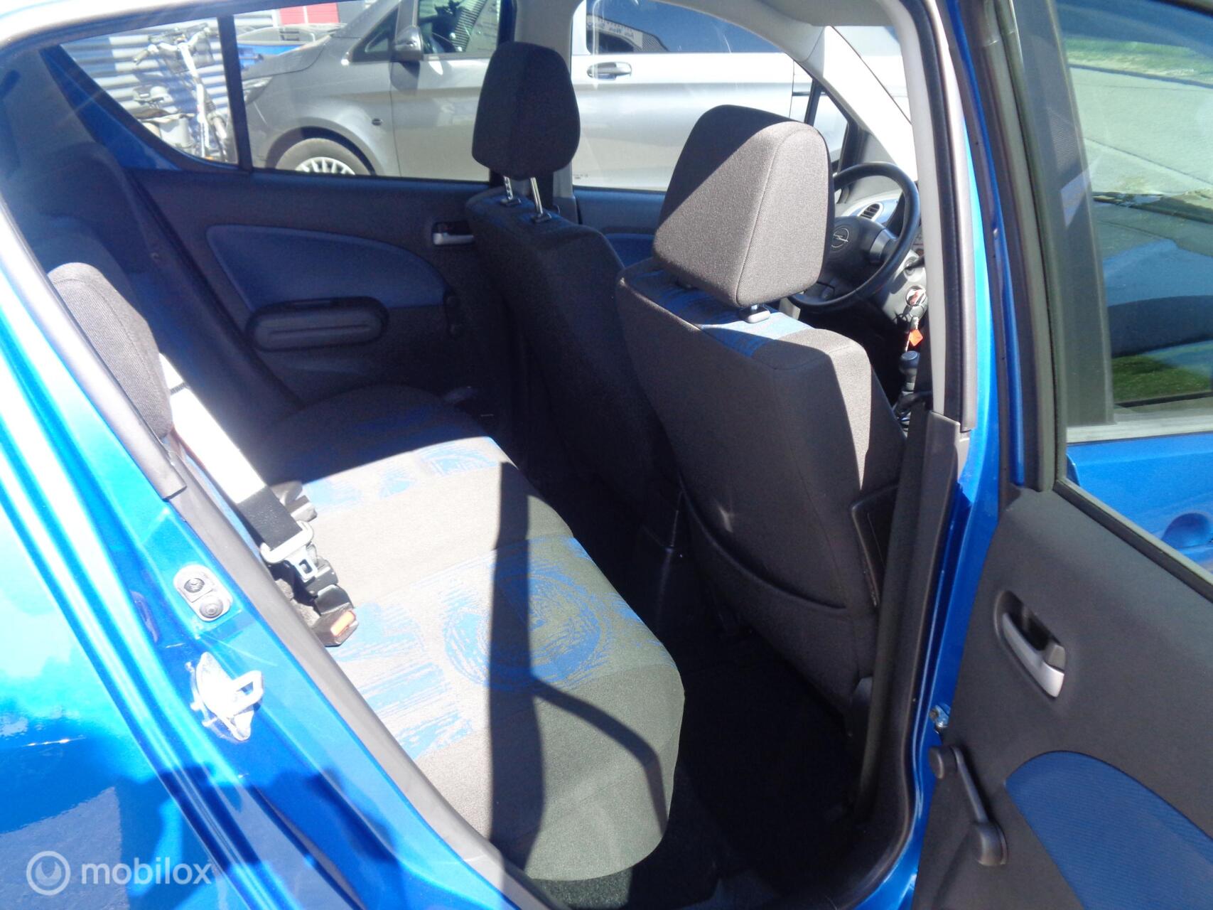 Foto van Opel Agila