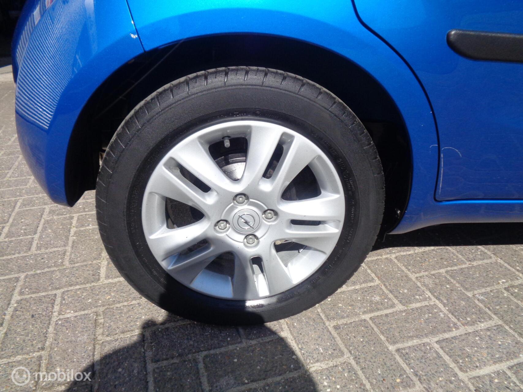 Foto van Opel Agila