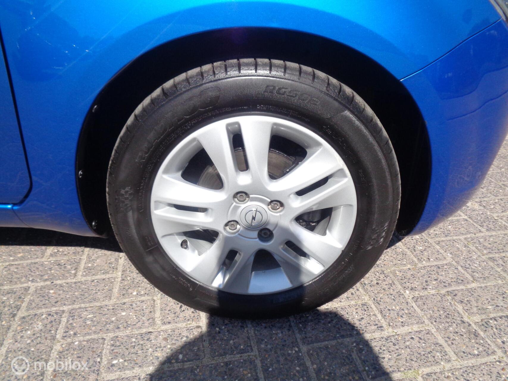 Foto van Opel Agila