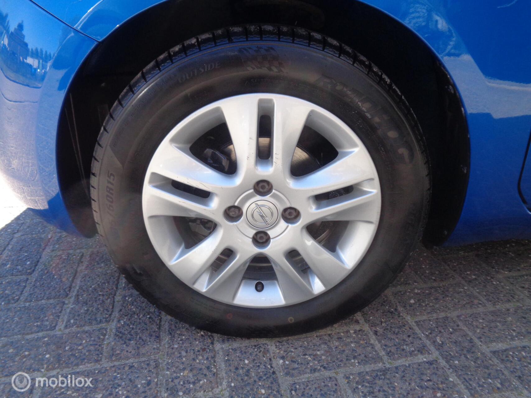 Foto van Opel Agila