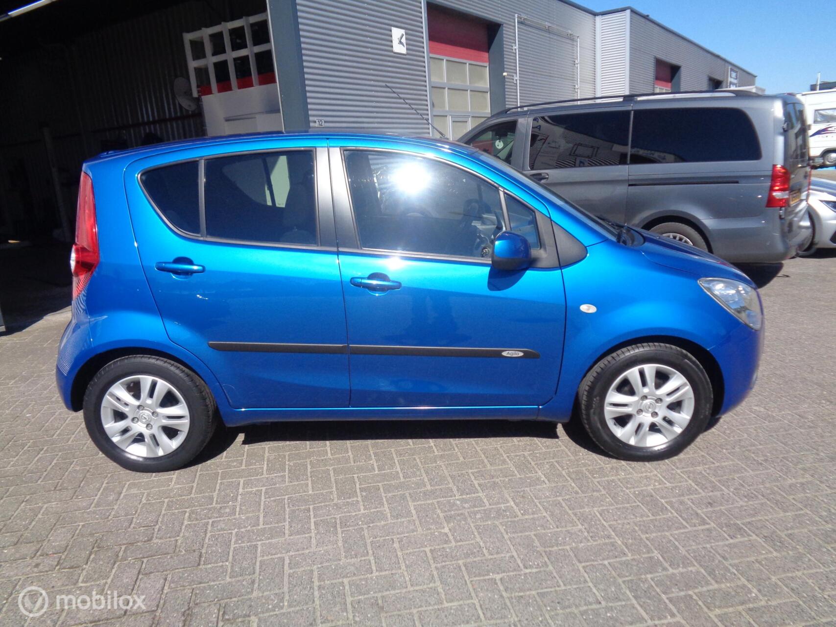 Foto van Opel Agila