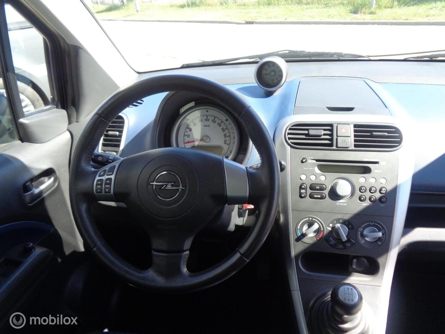 Foto van Opel Agila