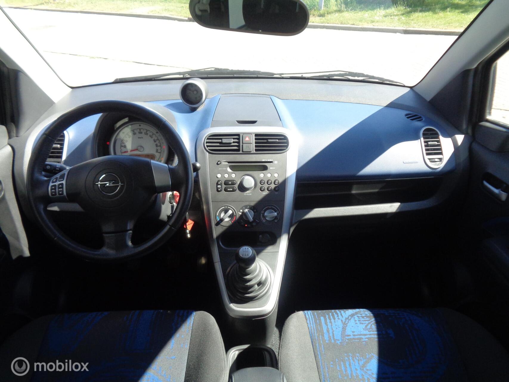 Foto van Opel Agila