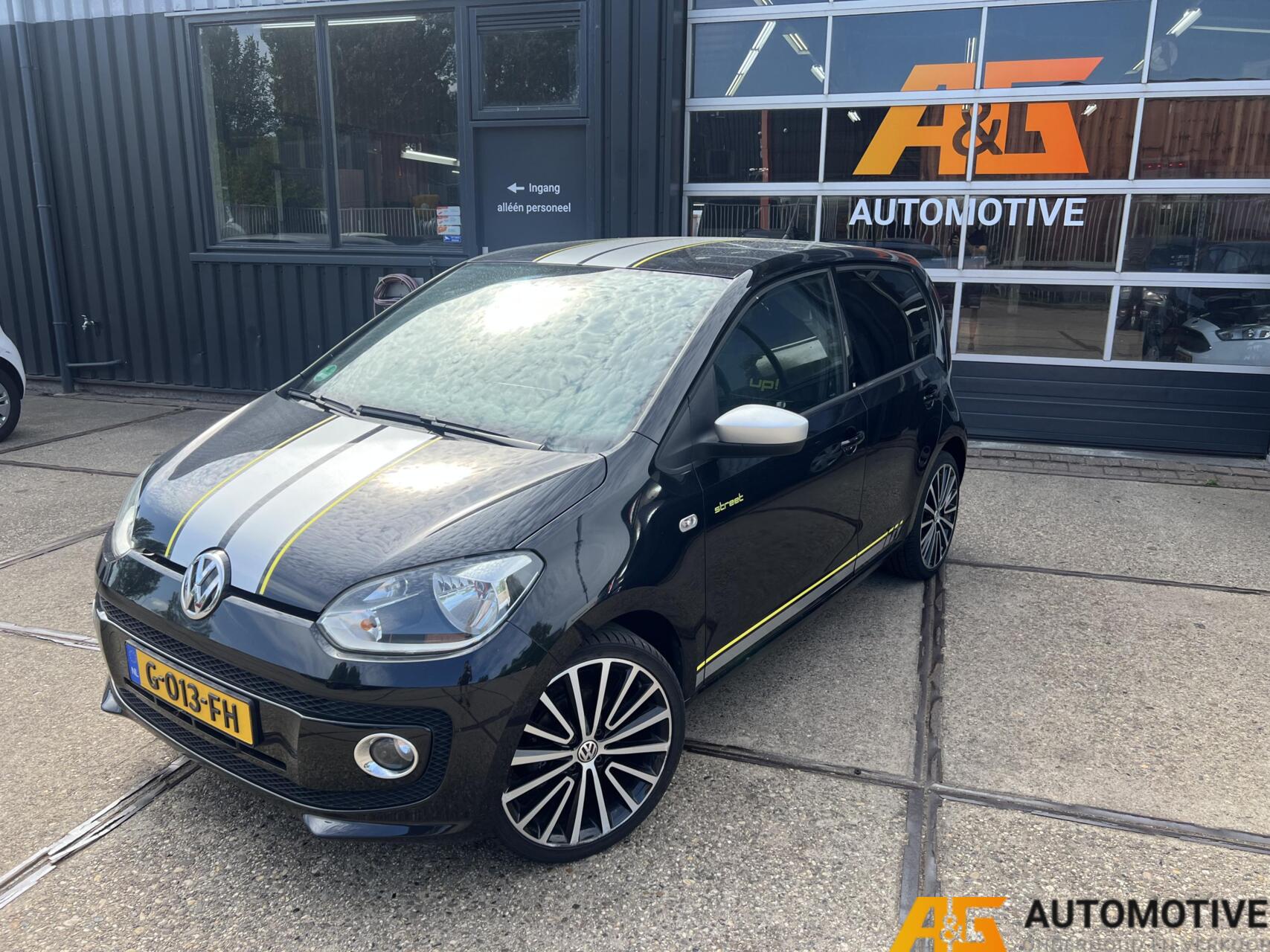 Volkswagen Up 1.0 high up! BlueMotion 2015 - voorkant