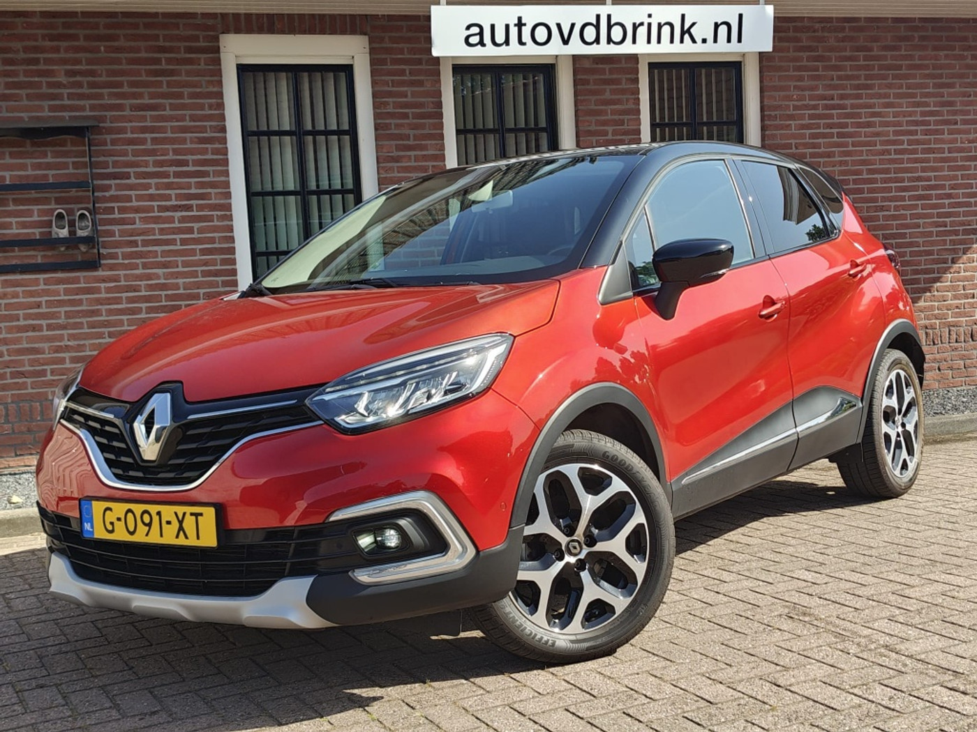 Renault Captur 1.3 TCe Intens 150PK, CAMERA / PDC / NAP 2020 - voorkant