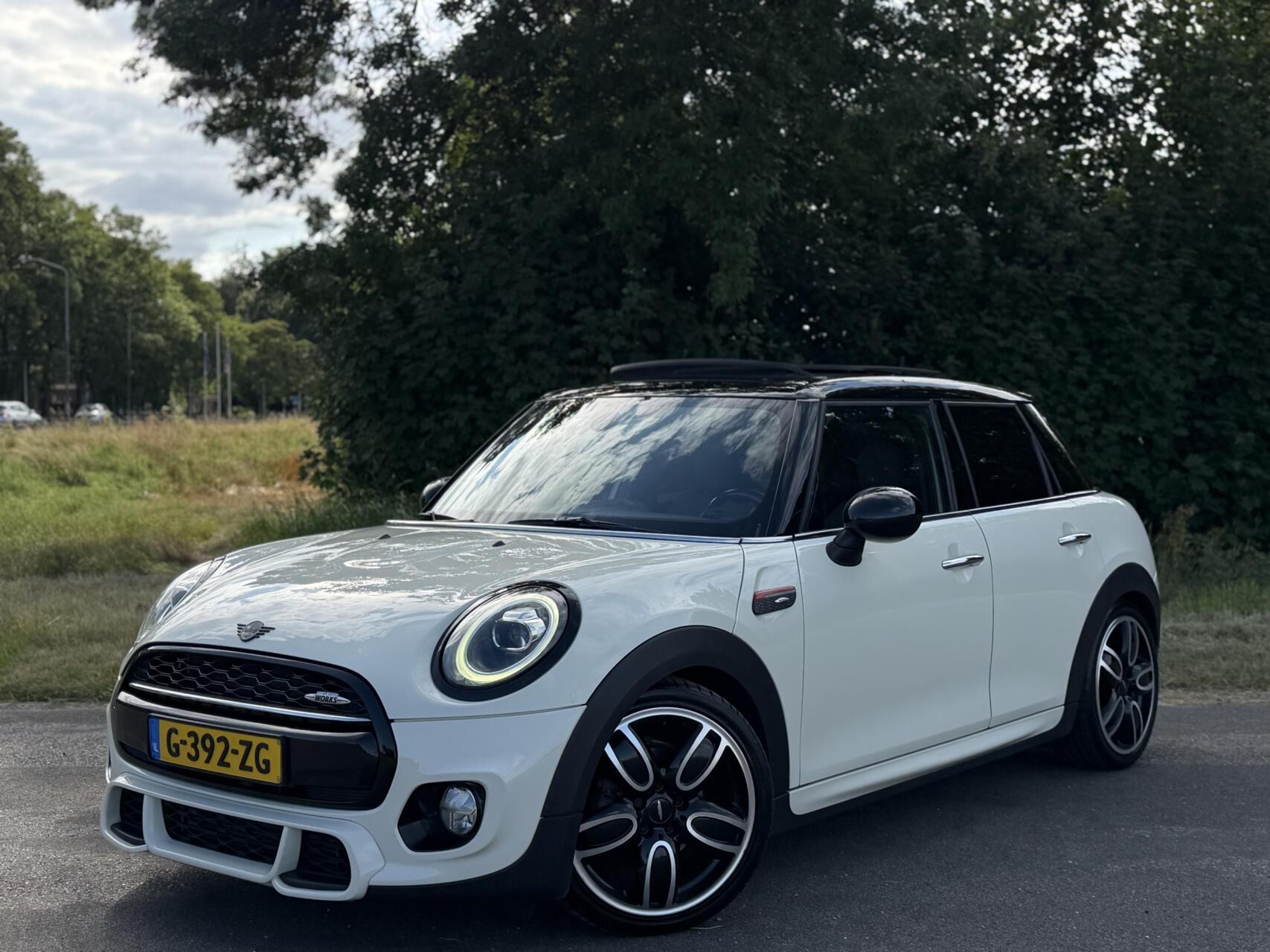 Mini Cooper 1.5 Cooper John Cooper Works 2020 - voorkant