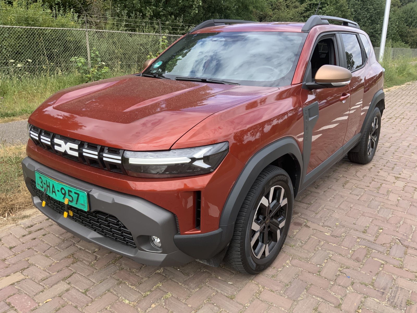 Dacia Duster 1.6 Hyb 140 Ext. 2025 - voorkant
