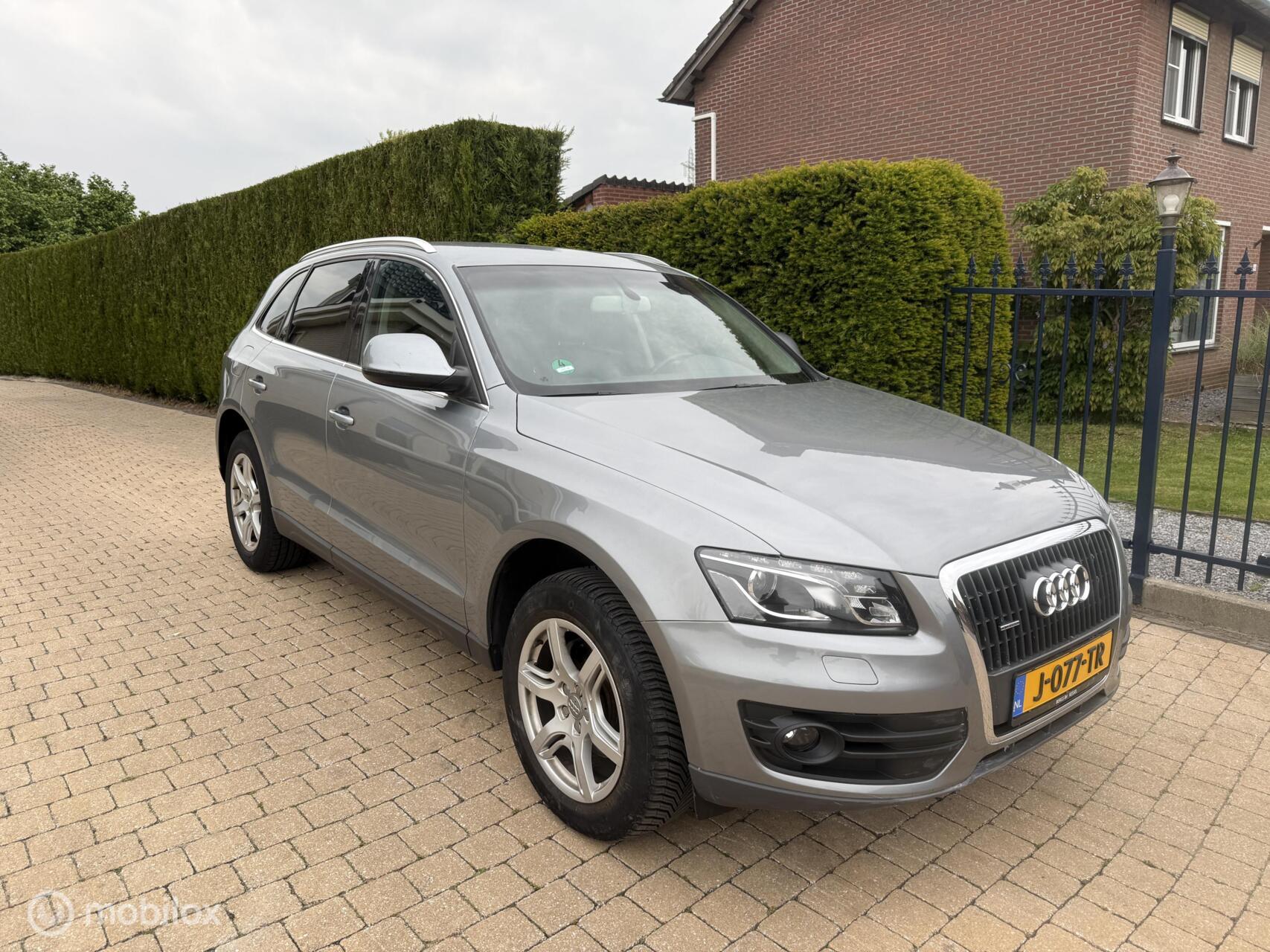 Audi Audi Q5 2.0 TFSI quattro  automaat MET NIEUWE DISTRIBUTIE 2010 - voorkant