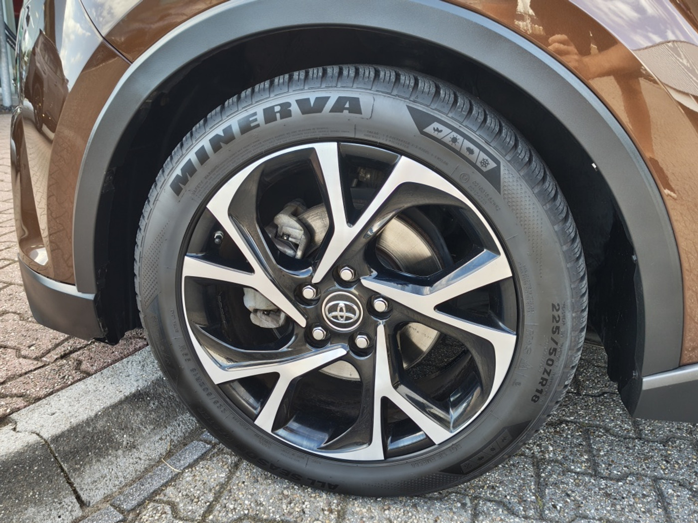 Foto van Toyota C-hr