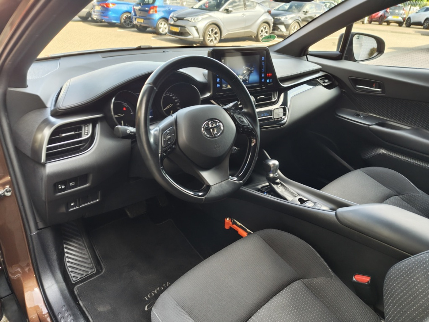 Foto van Toyota C-hr