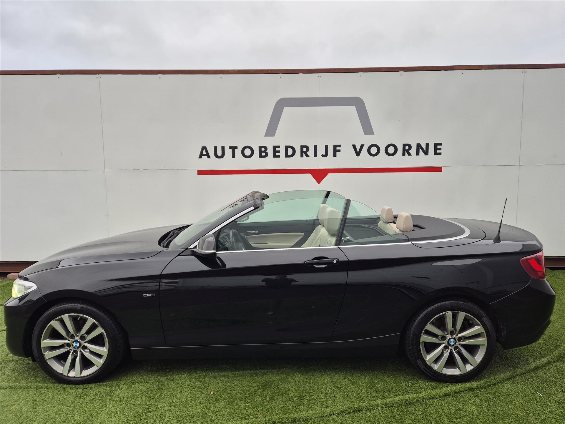 BMW 218i 218i  Automaat Sport Executive 2016 - voorkant