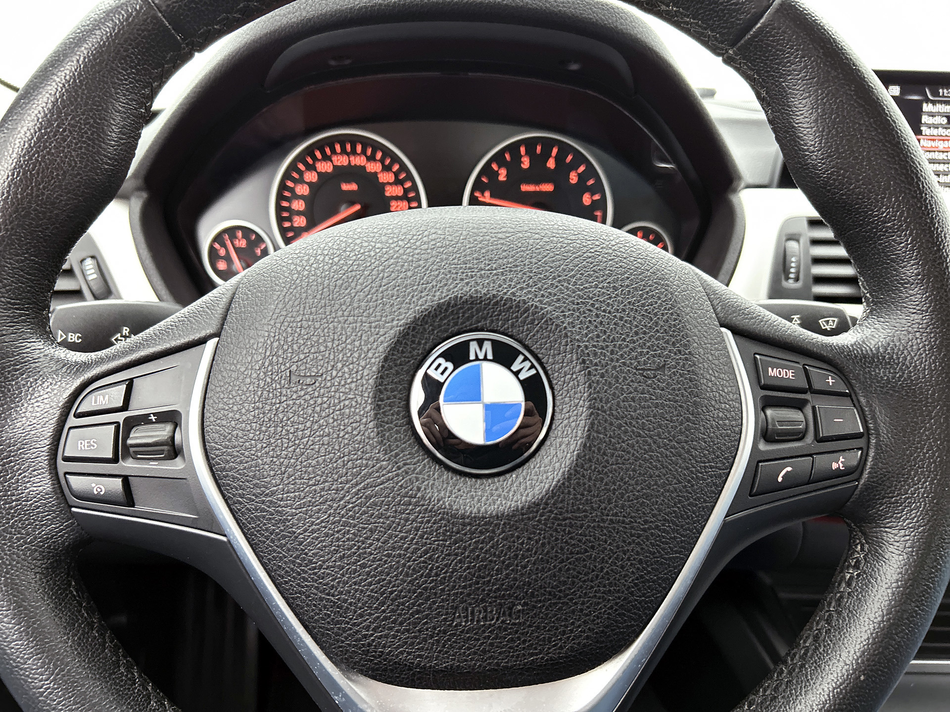 Foto van BMW 330e
