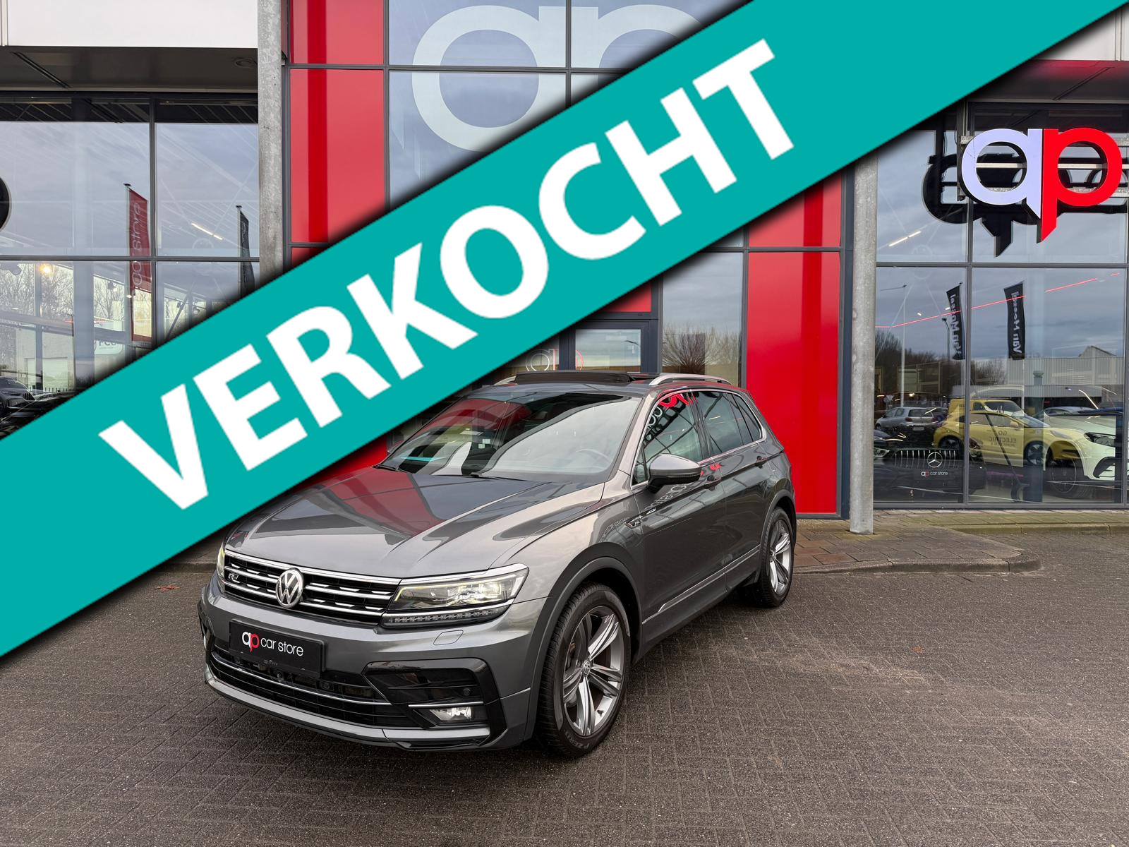 Volkswagen Tiguan 2.0 TSI 4Motion R-Line /Pano /360cam/Trekhaak 2017 - voorkant