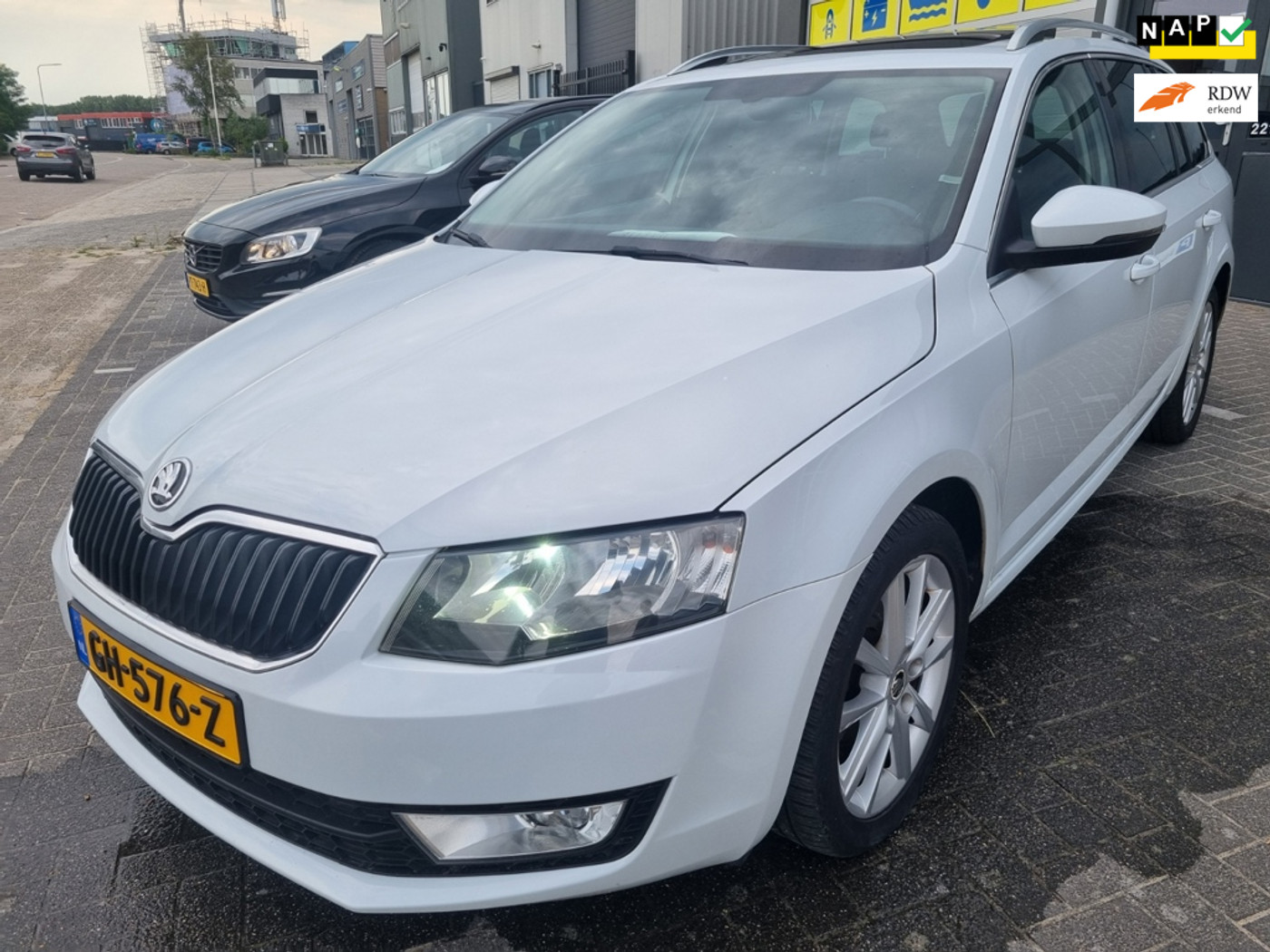 Skoda Octavia 1.6 TDI Ambition Businessline 2015 - voorkant