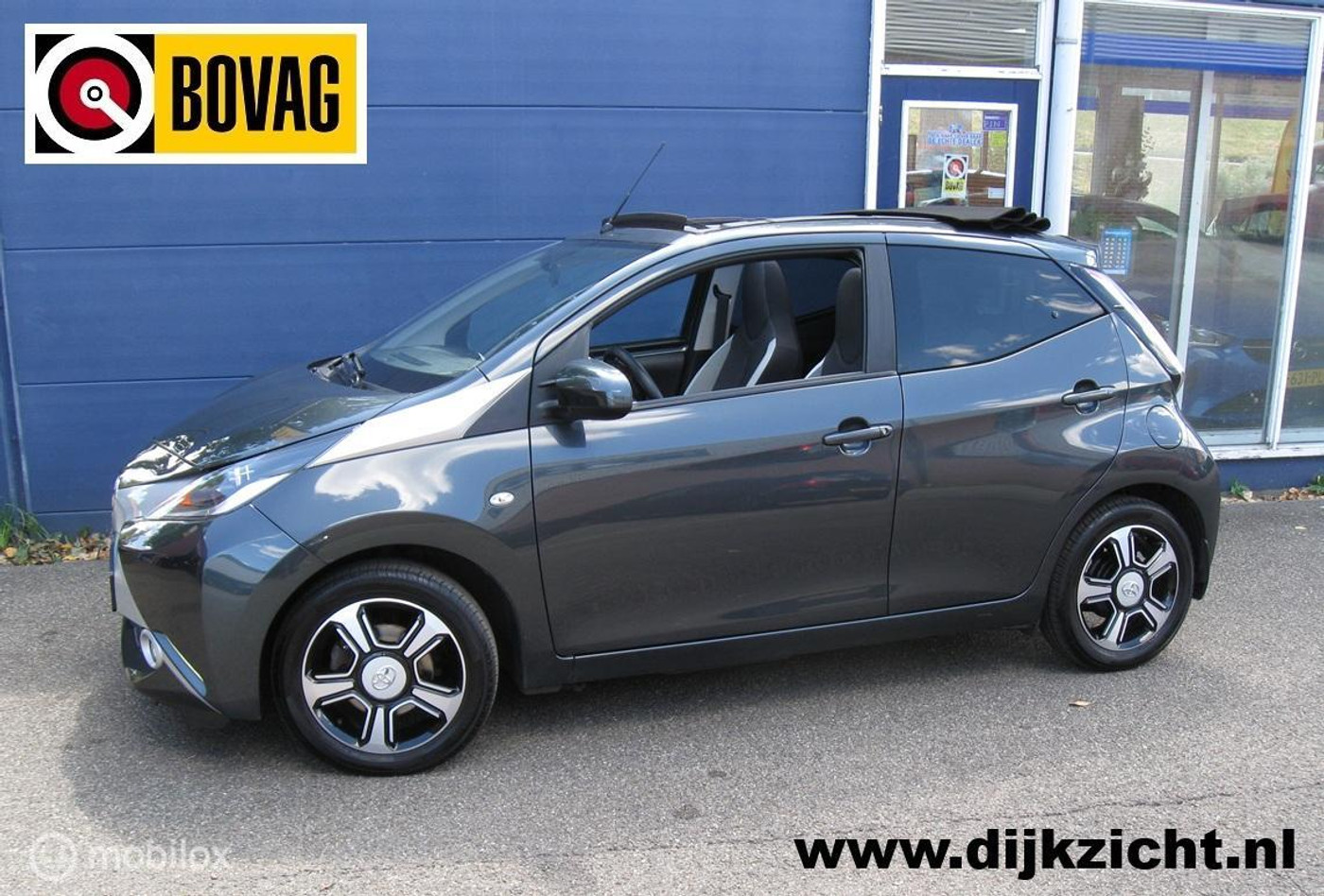 Toyota Toyota Aygo 1.0 VVT-i X-Clusiv Elek Dak Clima Cruise Camera NL Auto 1e Eigenaar 2016 - voorkant