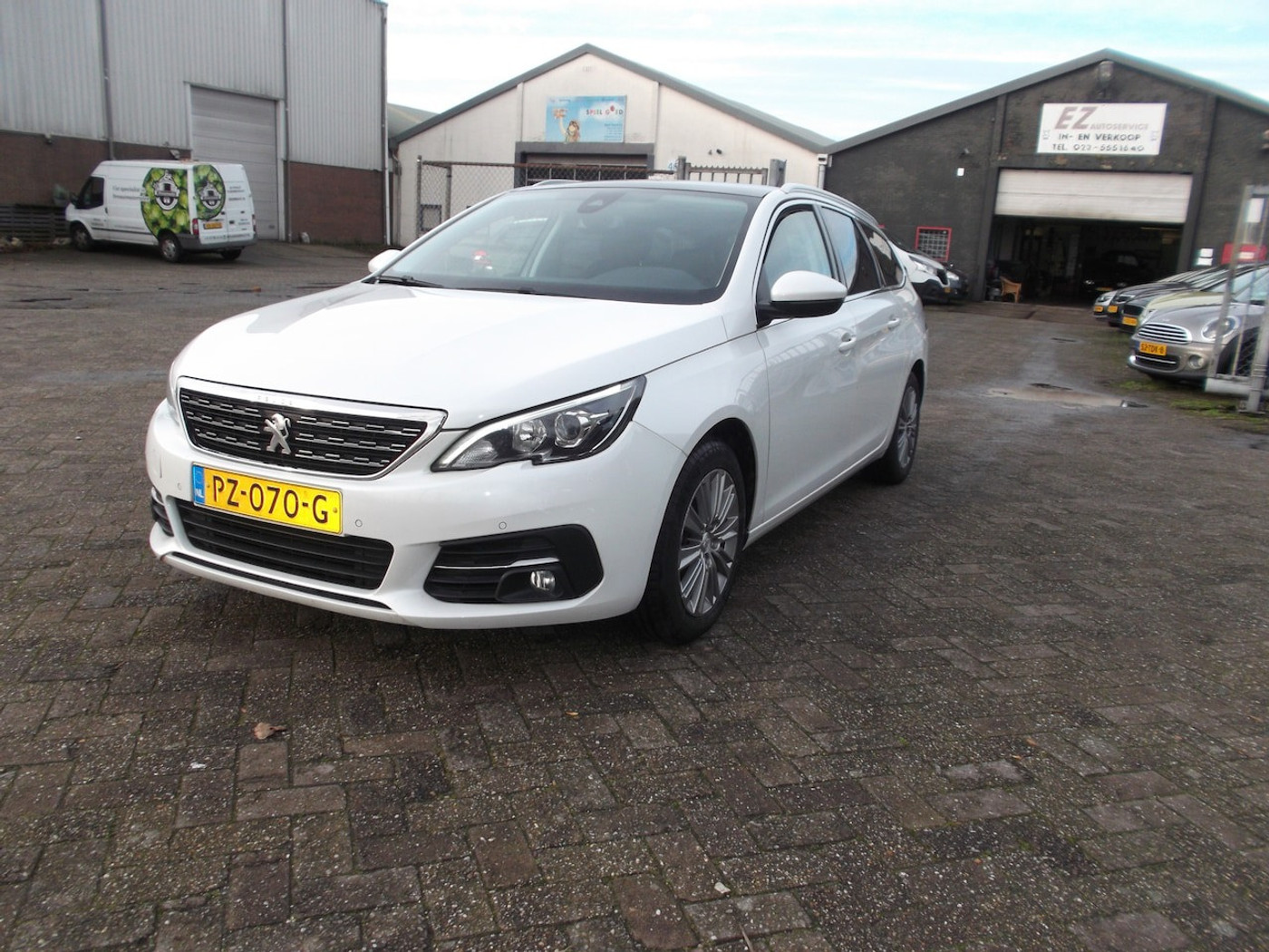 Peugeot 308 1.2 PureTech Blue Lease Premium 2017 - voorkant