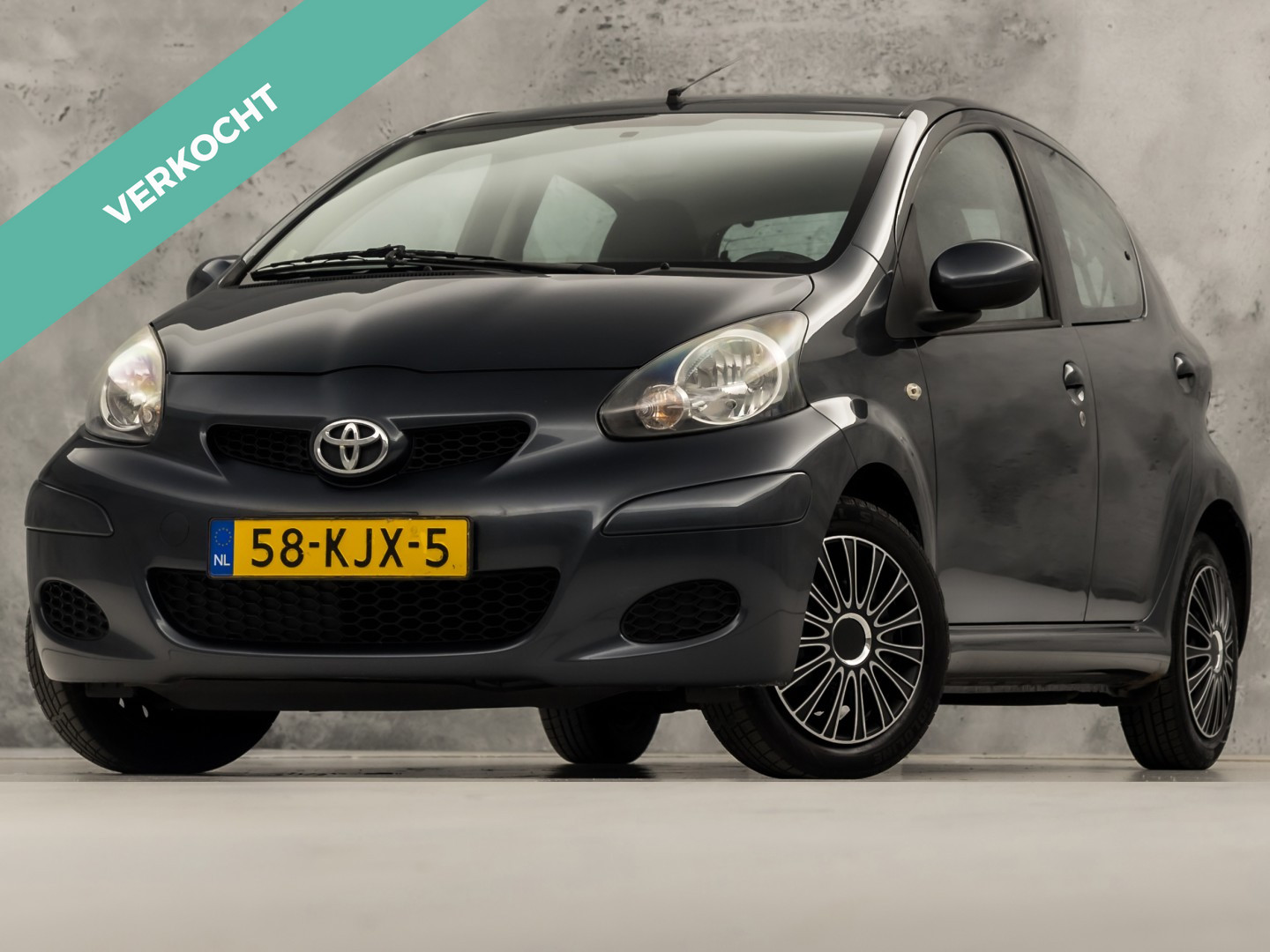 Toyota Toyota Aygo 1.0-12V Sport 2010 - voorkant