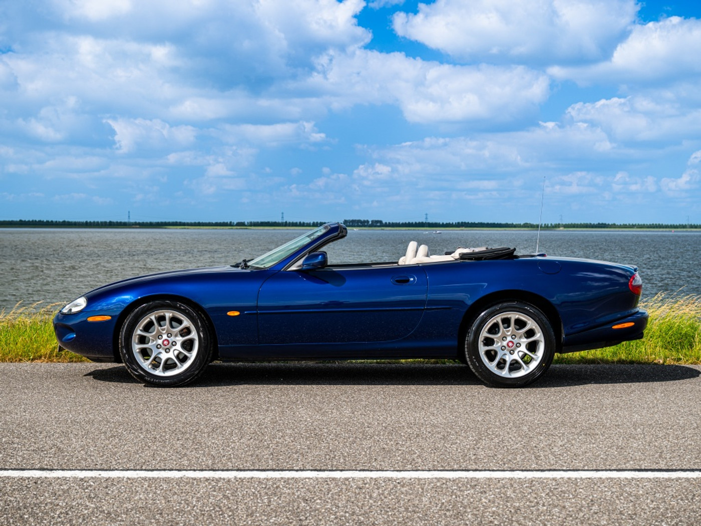 Foto van Jaguar Jaguar XKR Convertible