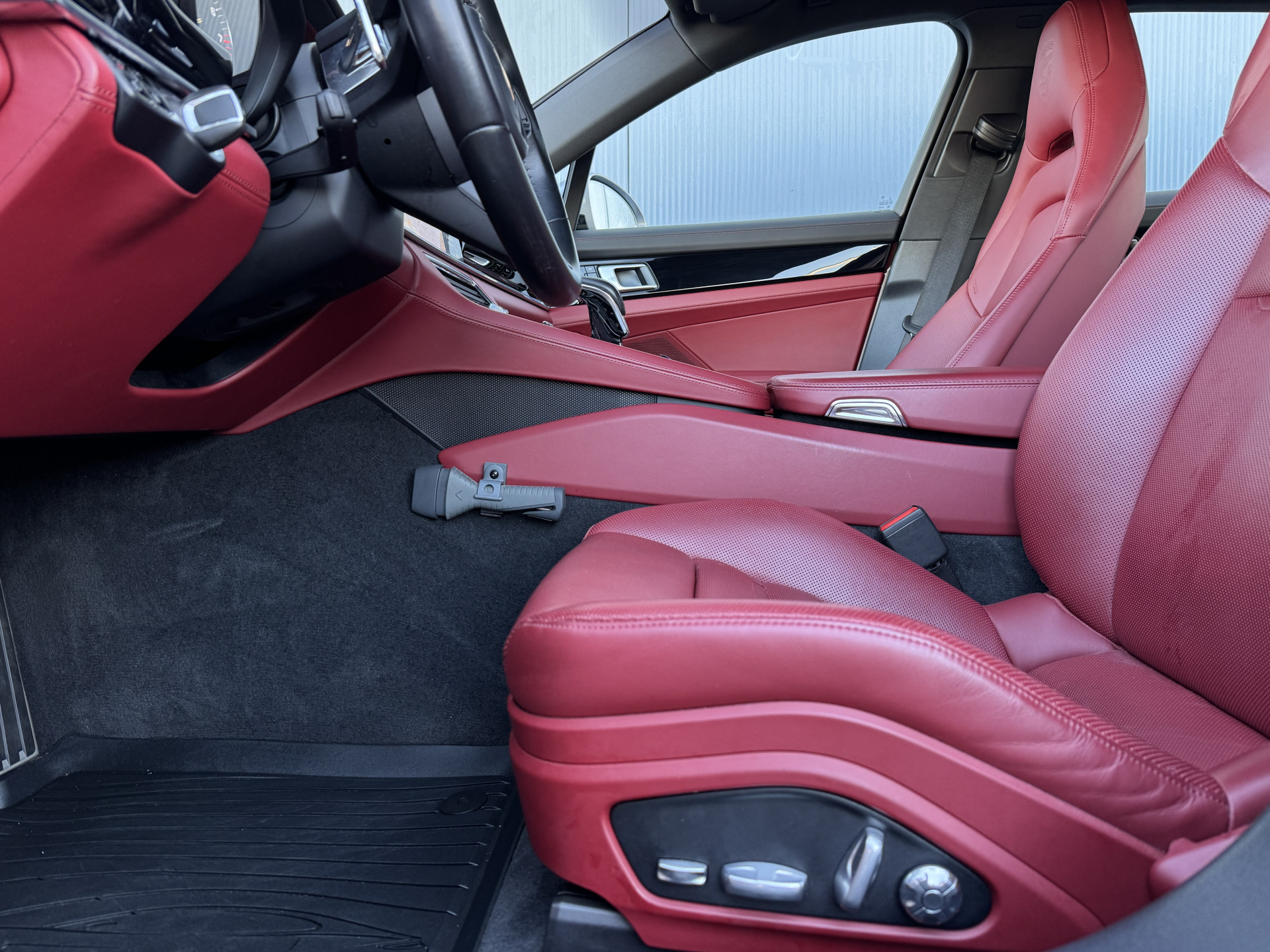 Foto van Porsche Panamera 4 E-hybrid