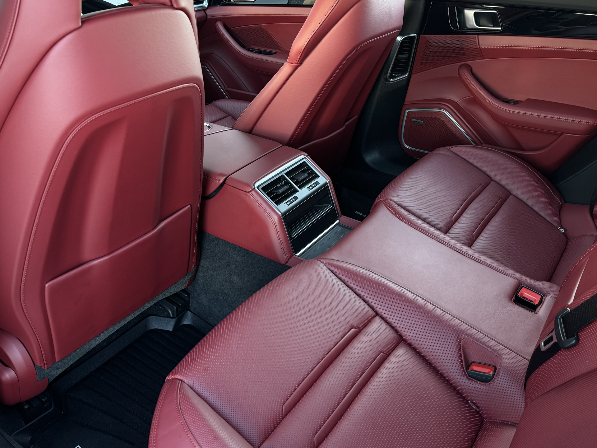 Foto van Porsche Panamera 4 E-hybrid