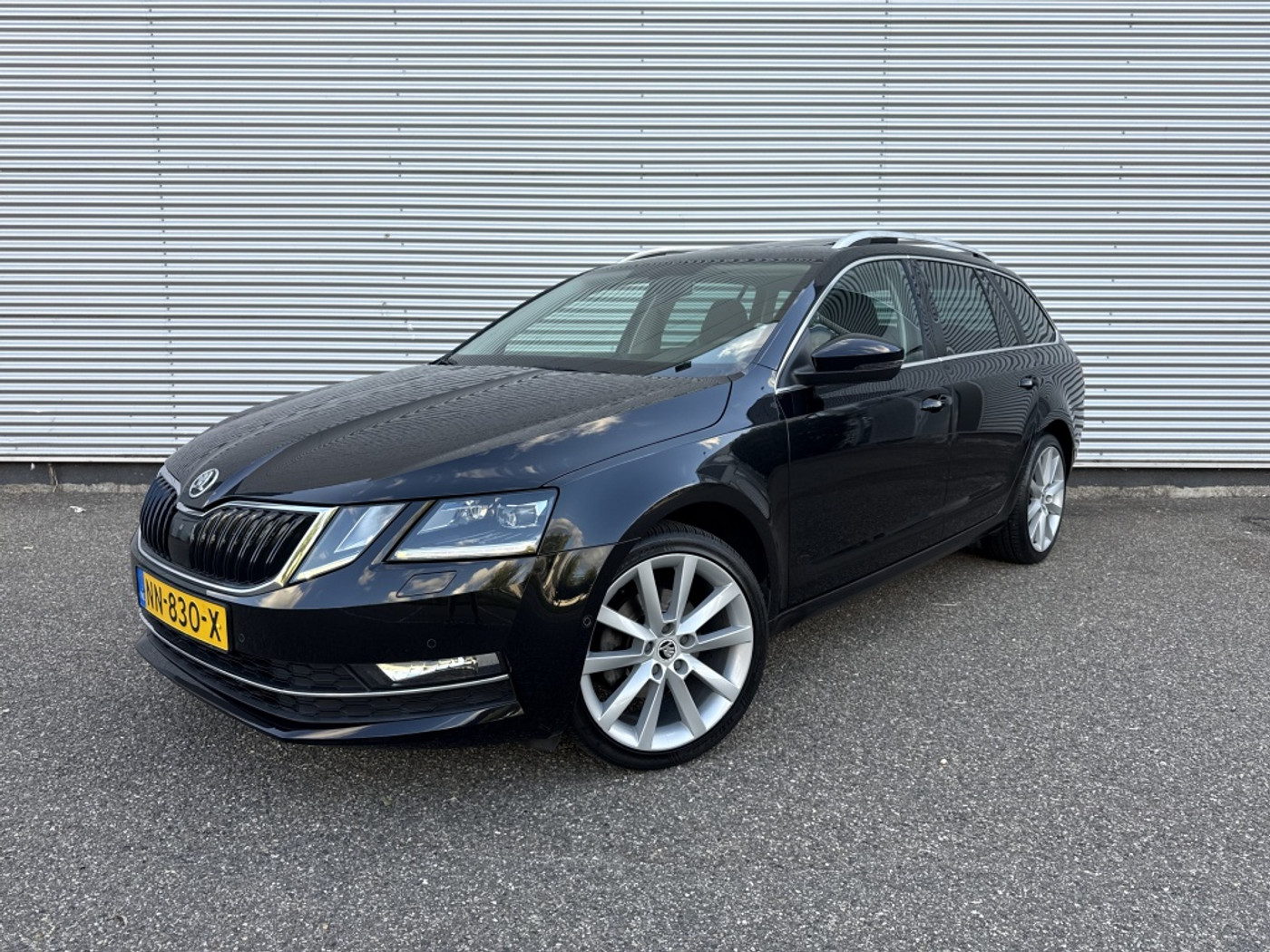 Skoda Octavia 1.4 TSI Grt Sty. Bns NAP Pano Led Camera Trekhaak Canton ACC 2017 - voorkant