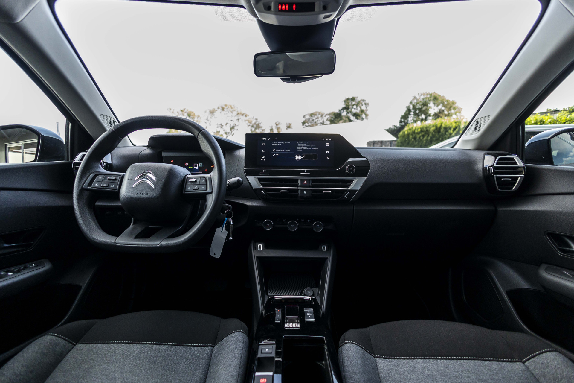 Foto van Citroen E-c4