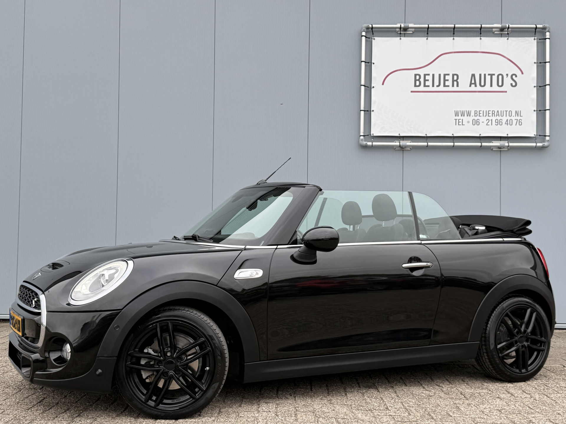 Mini Mini Cabrio 2.0 Cooper S Chili Automaat 2018 - voorkant