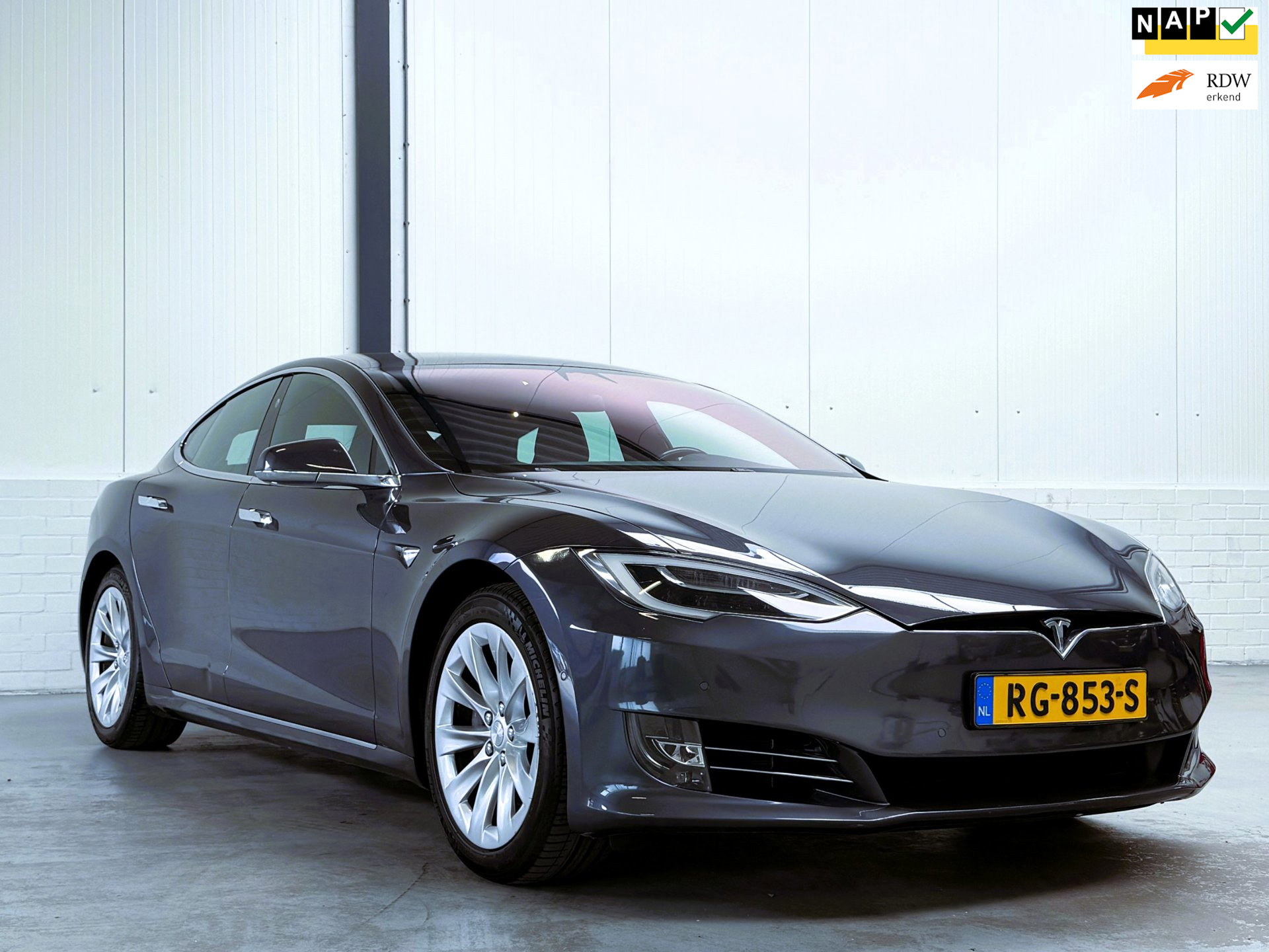 Tesla Model S 75 Business Economy|Luchtvering|Trekhaak 2017 - voorkant