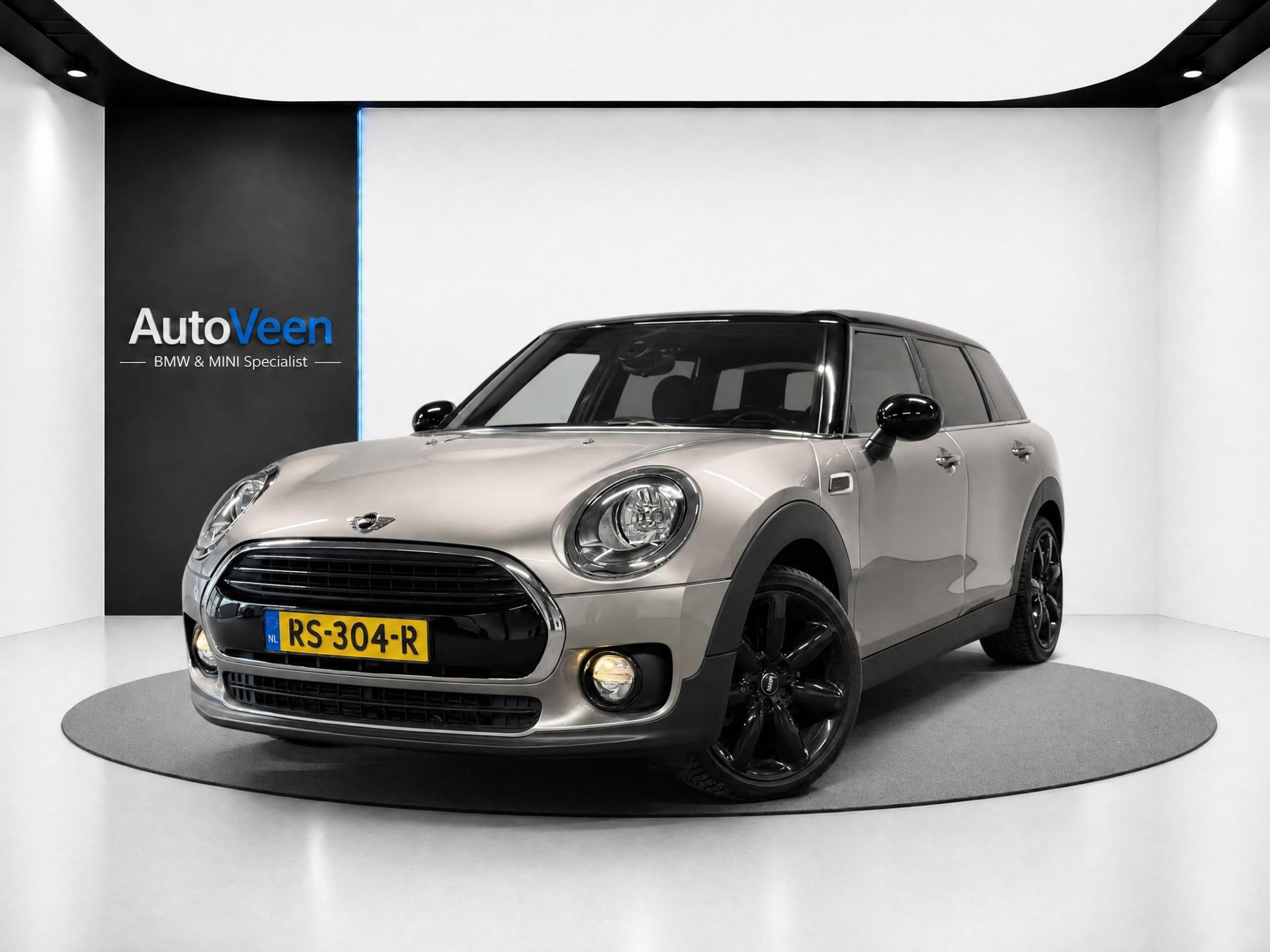 Mini Clubman Cooper 1.5 Cooper Business (PANO, STOELVERWARMING, NAVI, CRUISE, 18 INCH) 2018 - voorkant