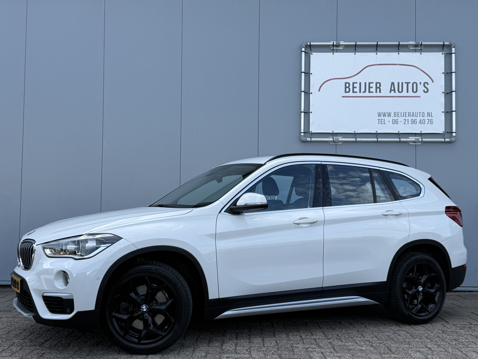 BMW X1 Xdrive20i xDrive20i High Executive Automaat 2017 - voorkant
