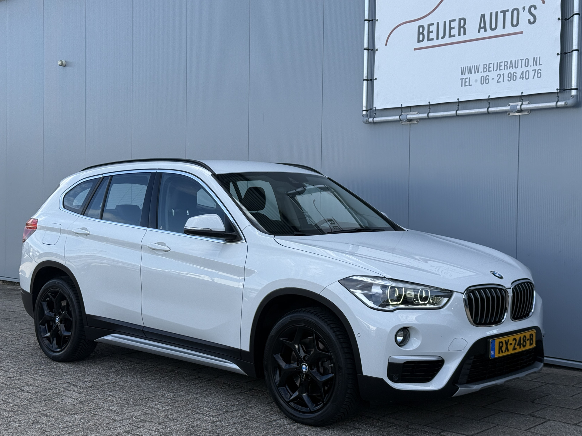 Foto van BMW X1 Xdrive20i
