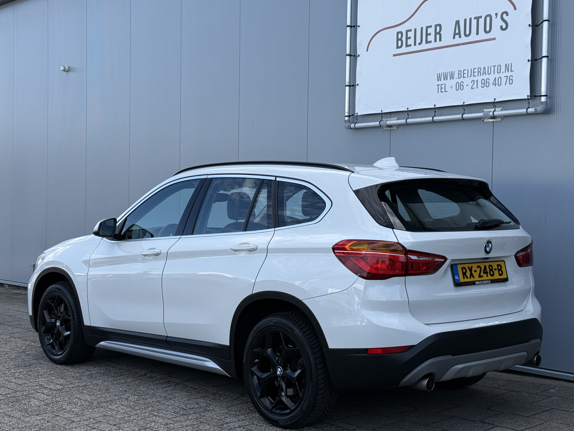 Foto van BMW X1 Xdrive20i