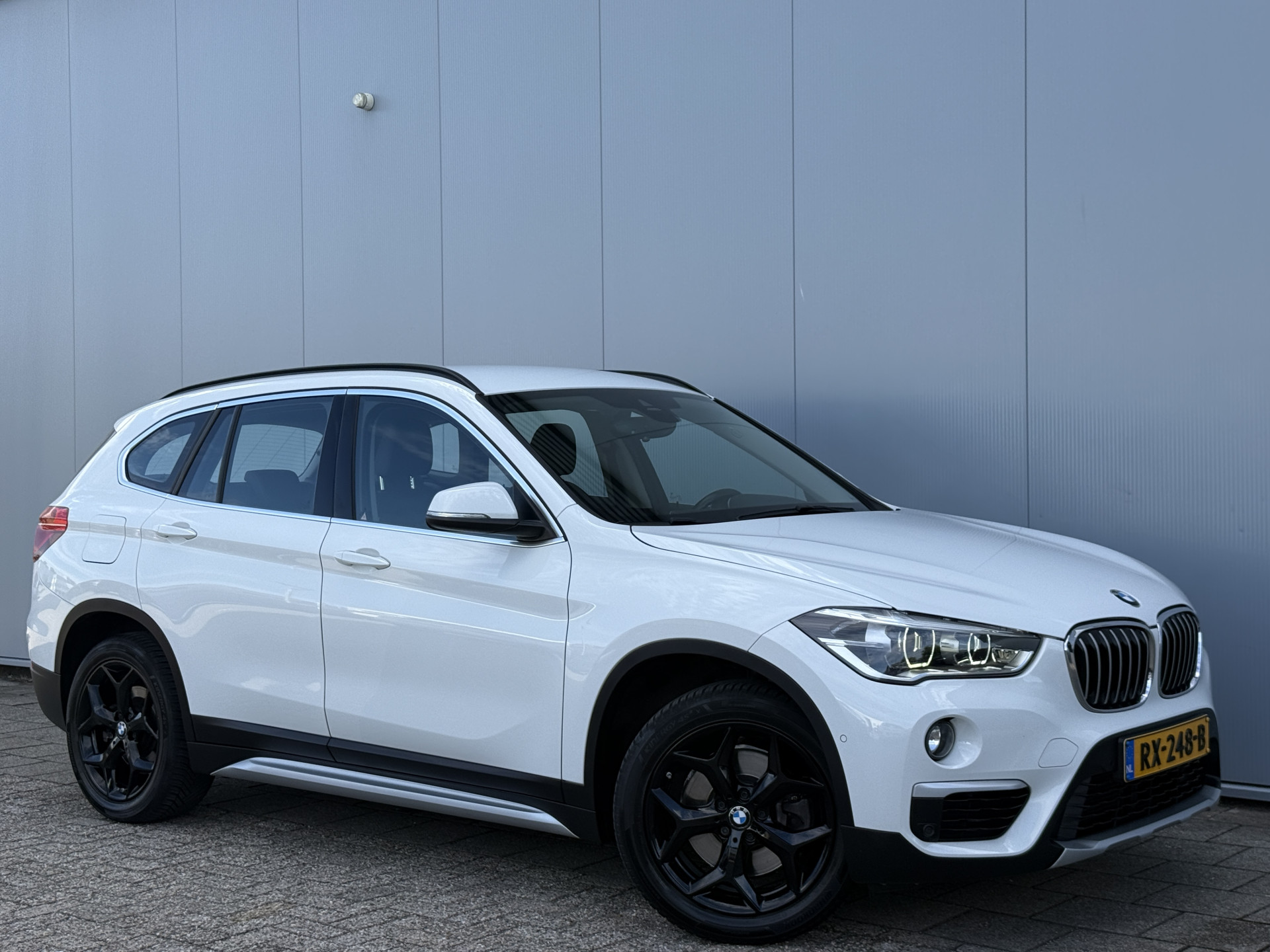 Foto van BMW X1 Xdrive20i