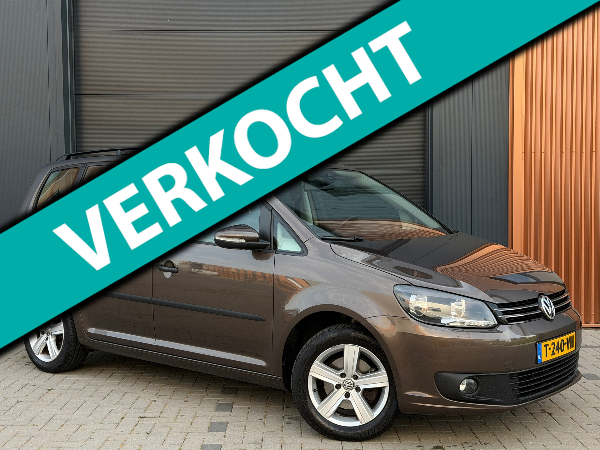 Volkswagen Touran 1.2 TSI Easyline Bluemotion 7p.|Nieuwe Ketting & APK|Stoelverwarming|Climate Control|Bluetooth 2015 - voorkant