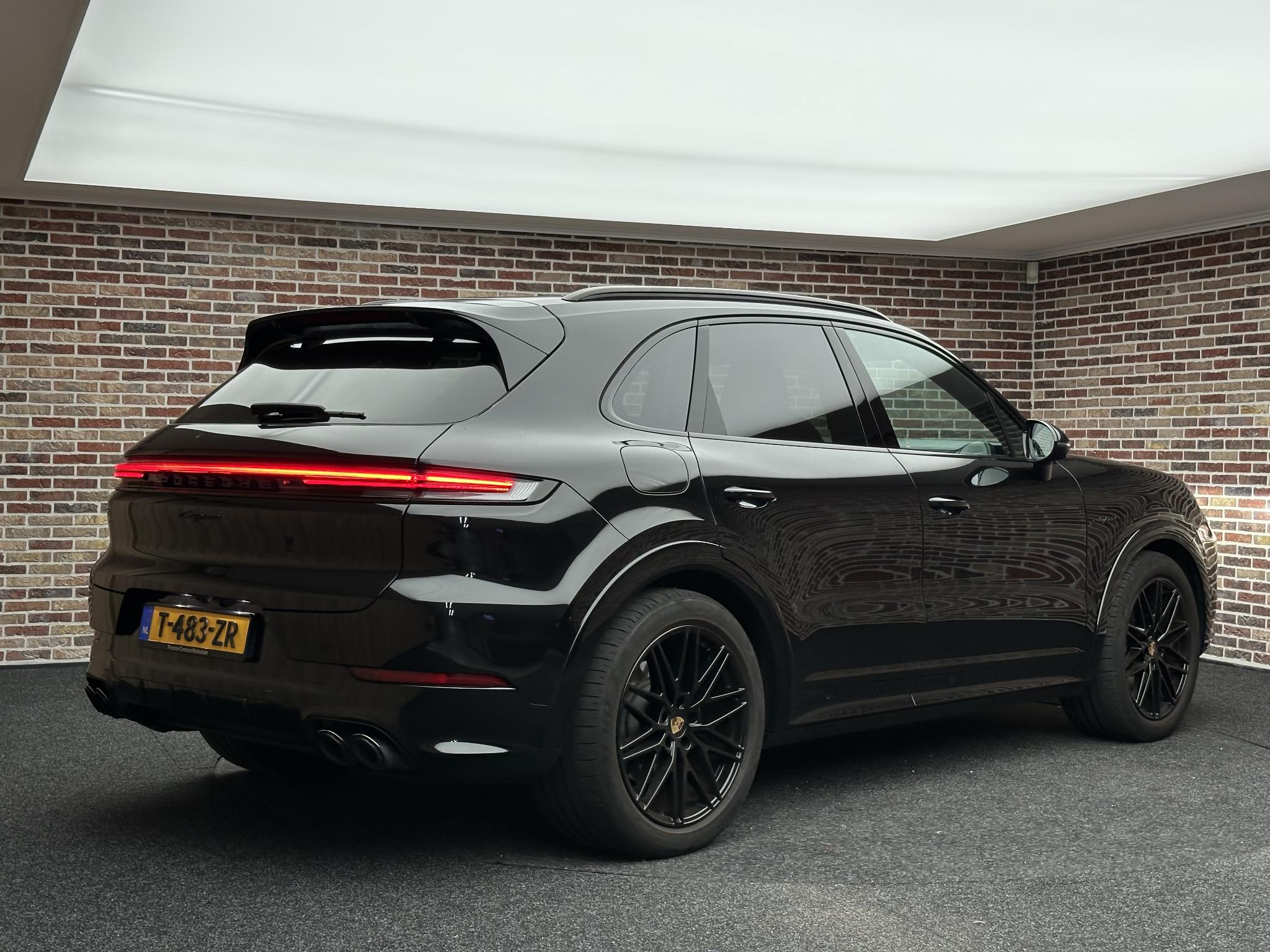Foto van Porsche Cayenne E-hybrid