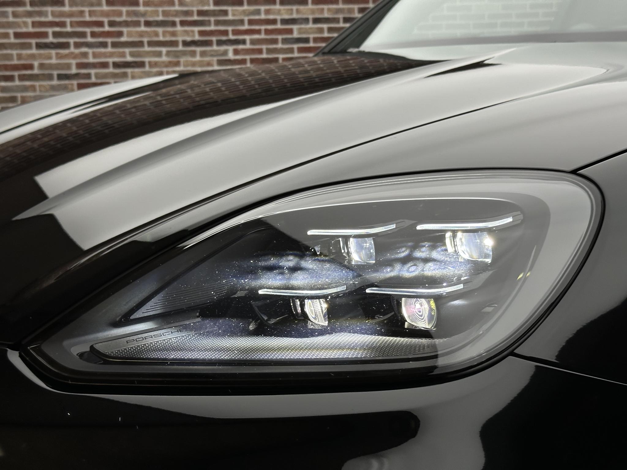 Foto van Porsche Cayenne E-hybrid