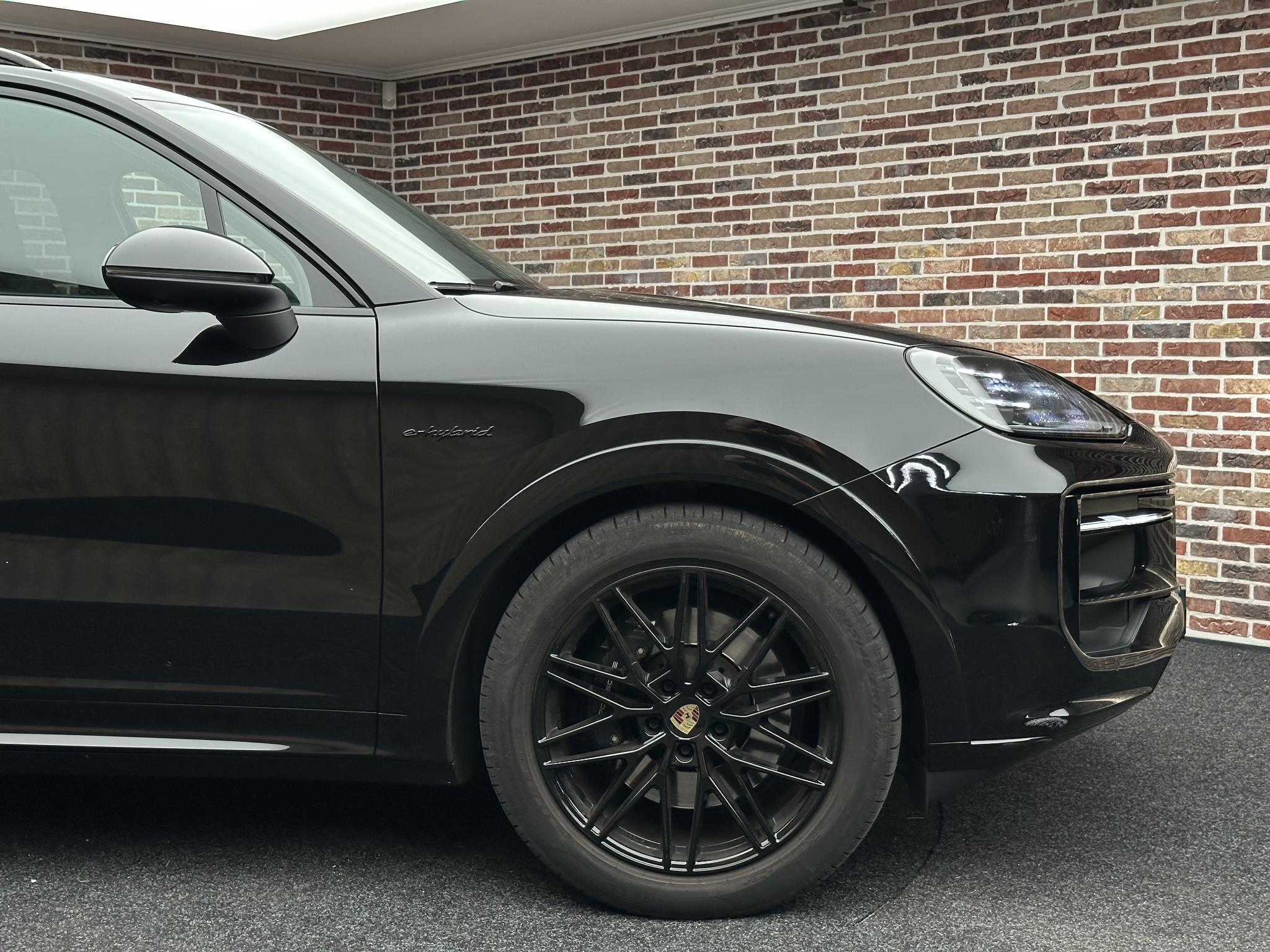 Foto van Porsche Cayenne E-hybrid