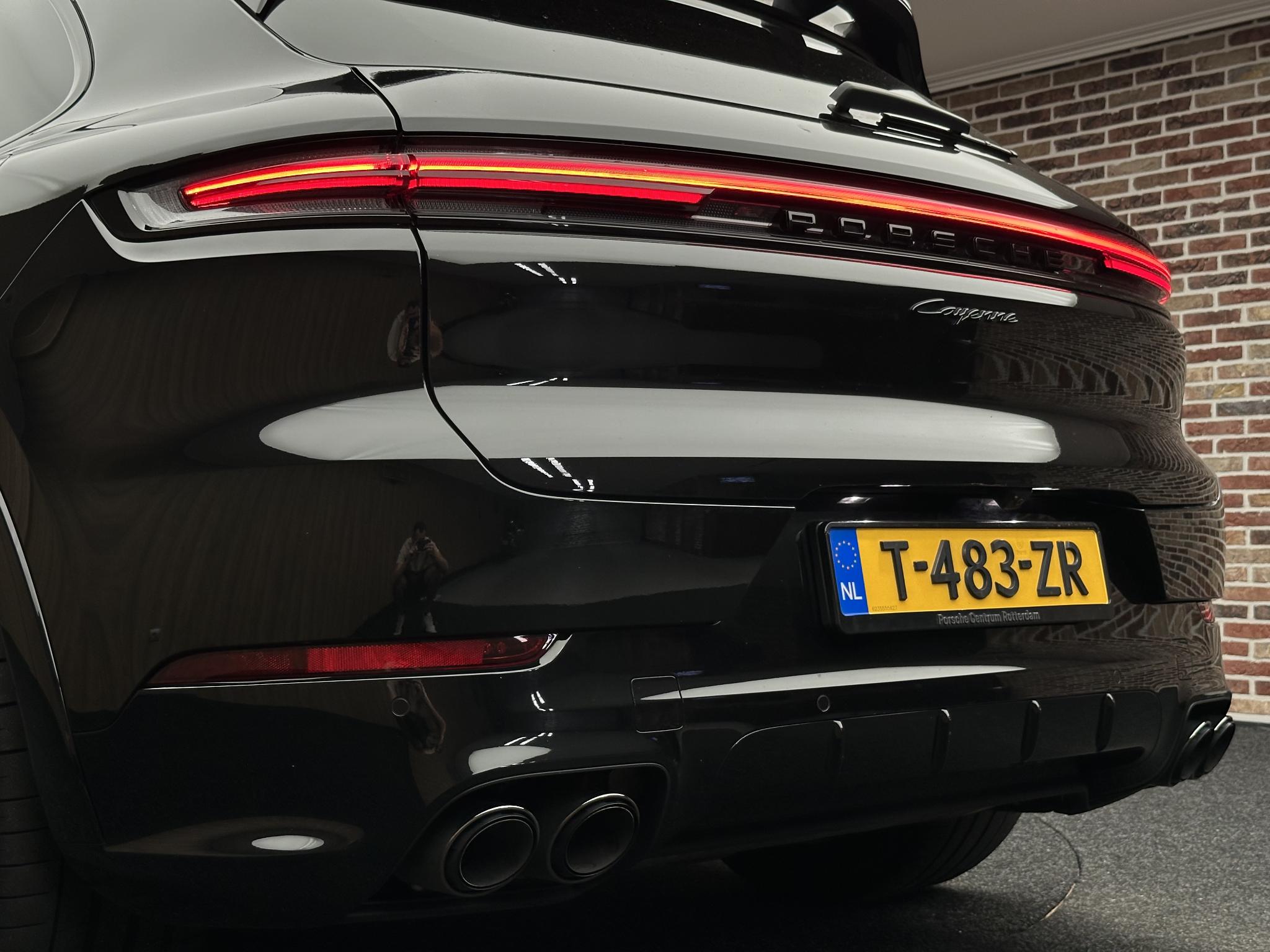 Foto van Porsche Cayenne E-hybrid