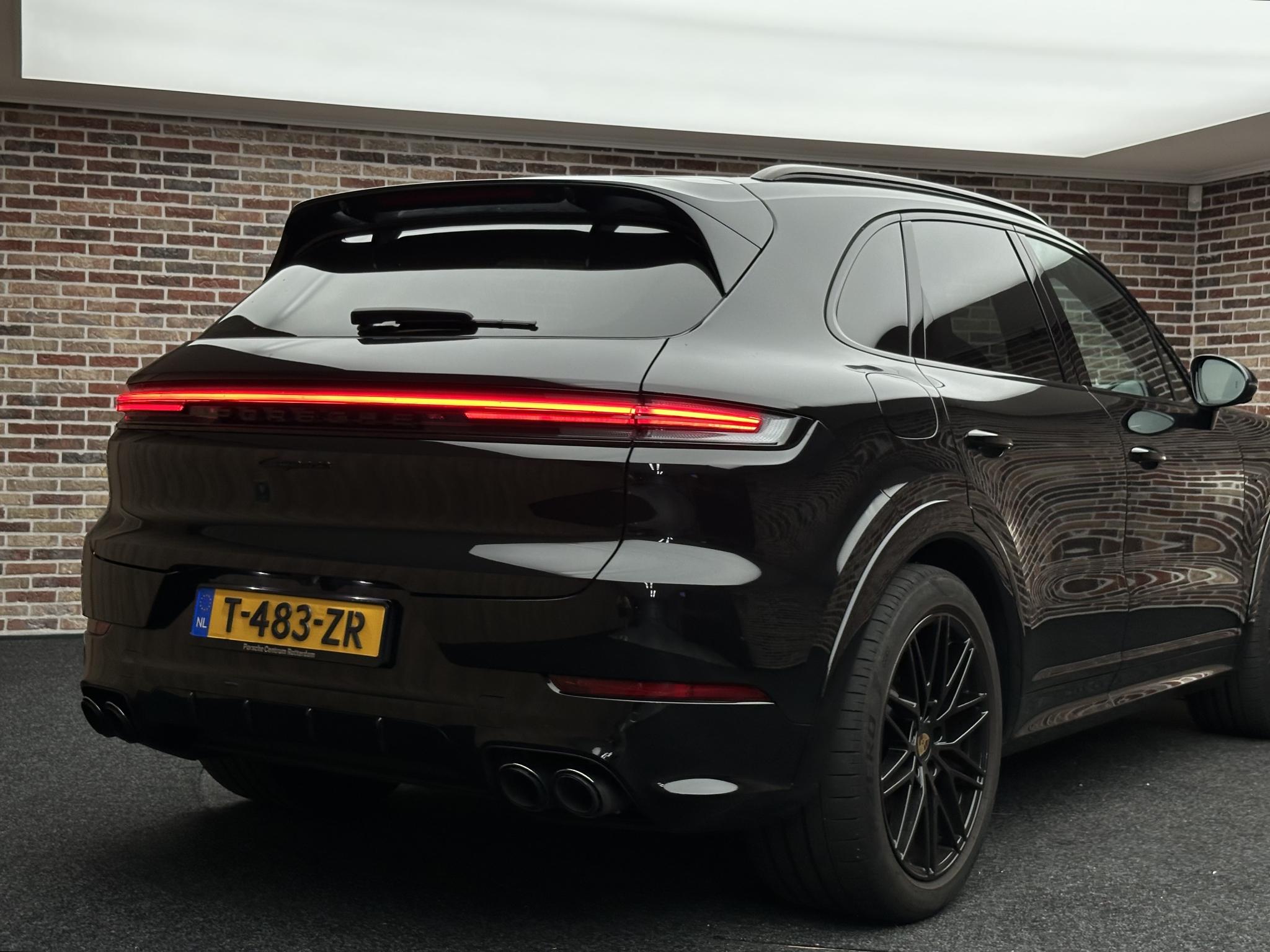 Foto van Porsche Cayenne E-hybrid