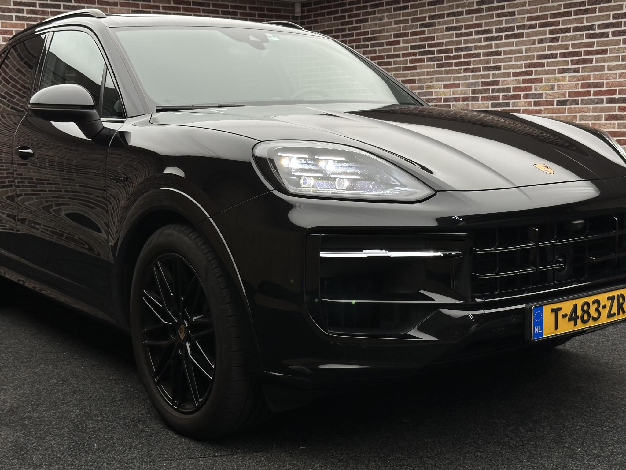 Foto van Porsche Cayenne E-hybrid