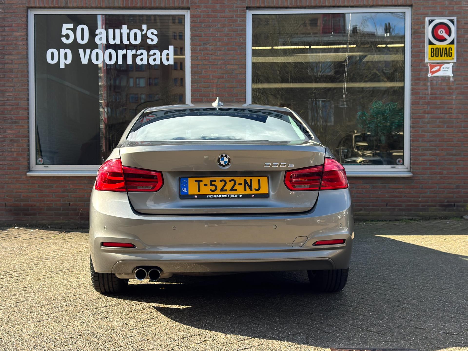 Foto van BMW 330e Iperformance