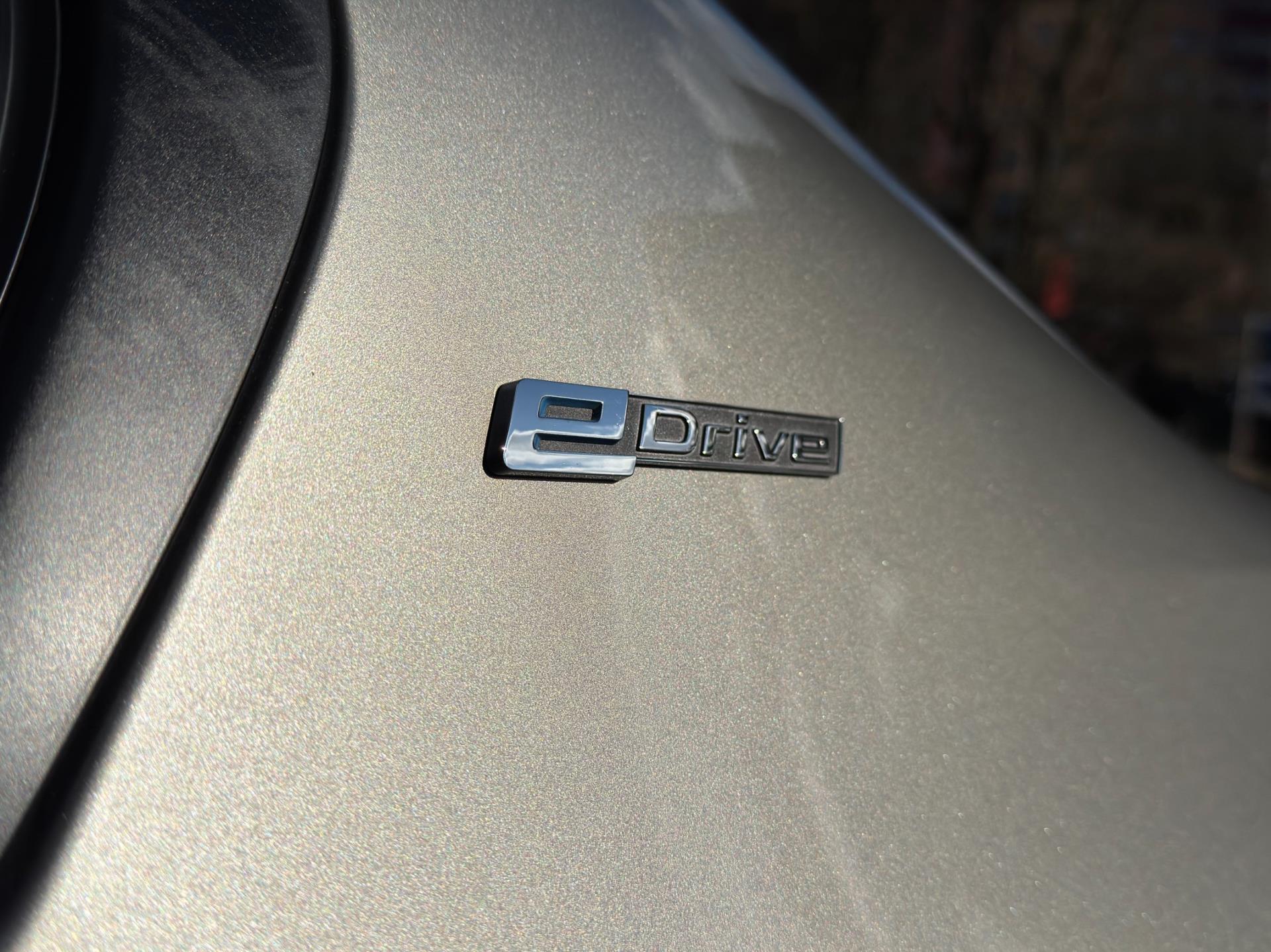 Foto van BMW 330e Iperformance